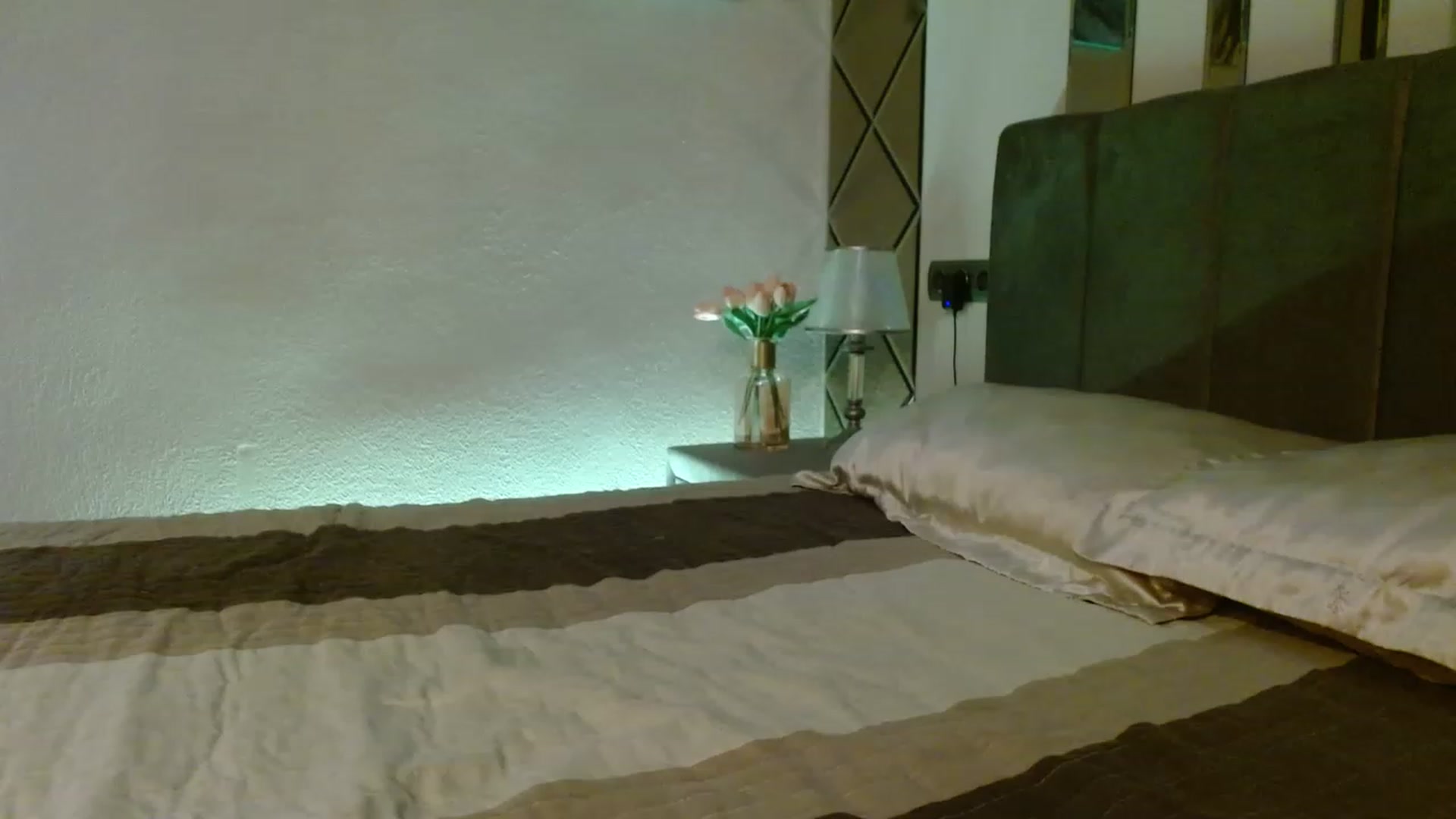 Gallery image thumbnail from UGLYGIRL_'s myfreecams stream on, 06/27/2023, 03:37 image 11 of 20
