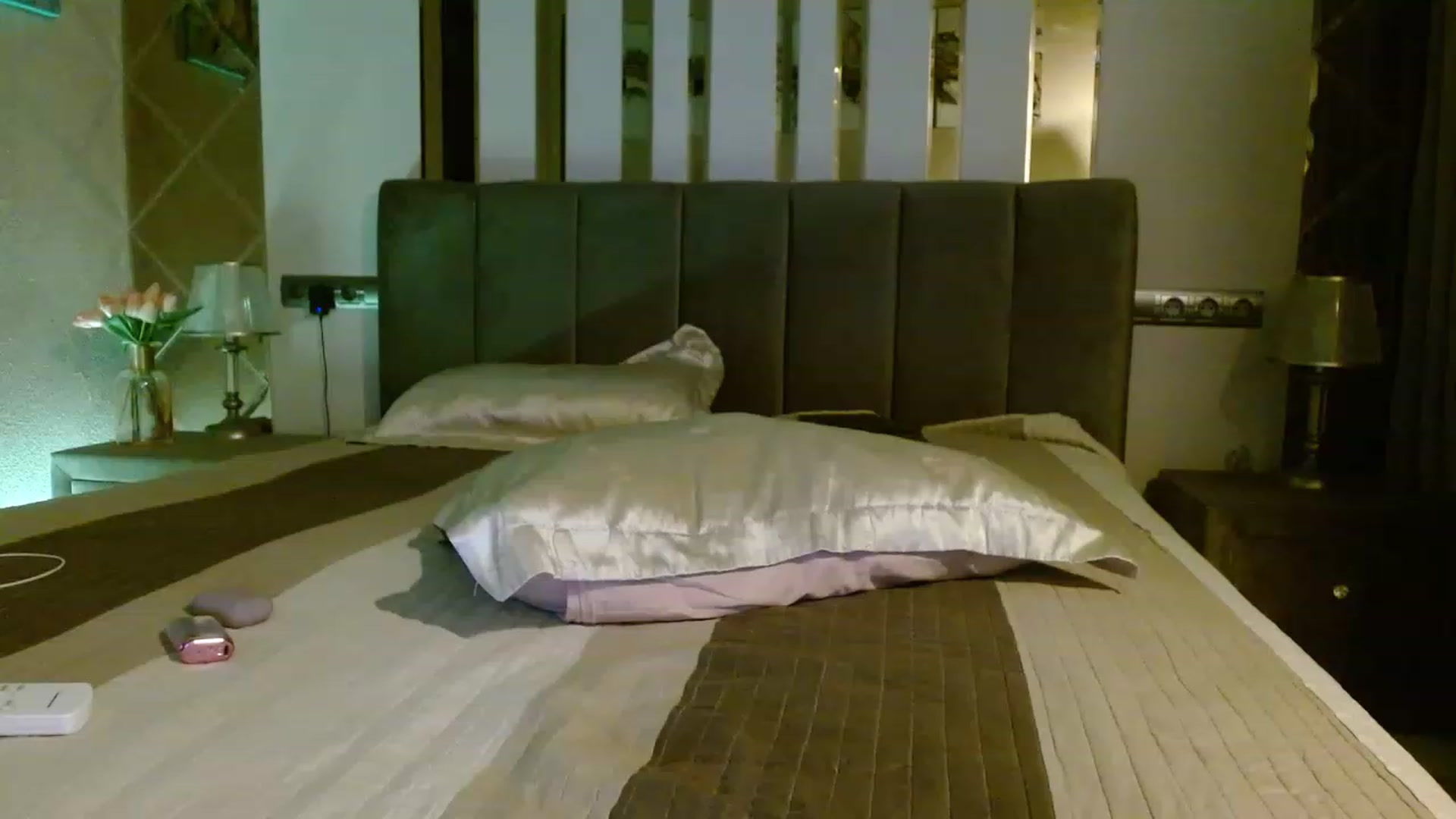 Gallery image thumbnail from UGLYGIRL_'s myfreecams stream on, 06/28/2023, 23:23 image 3 of 20