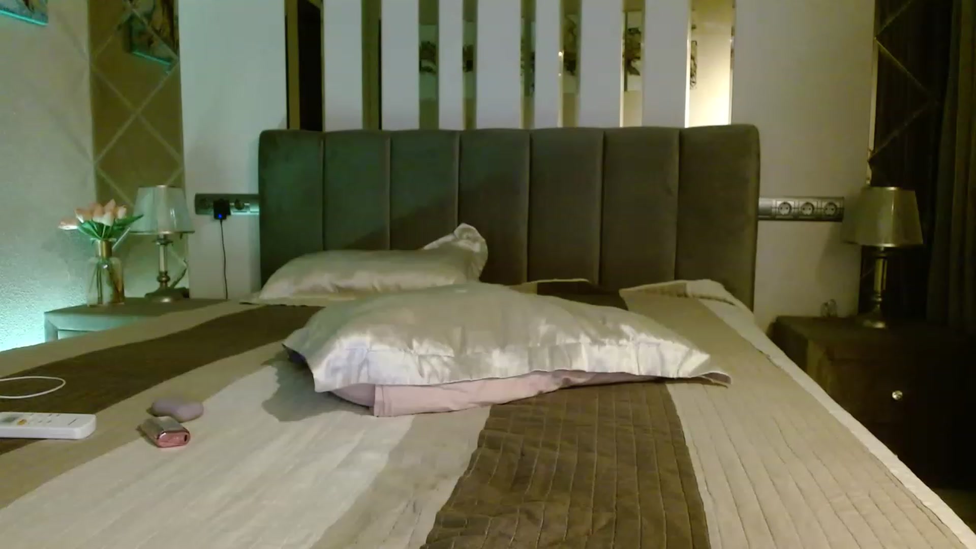 Gallery image thumbnail from UGLYGIRL_'s myfreecams stream on, 06/29/2023, 24:00 image 4 of 20