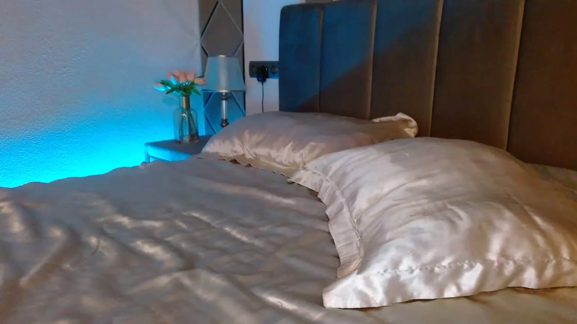 Gallery image thumbnail from UGLYGIRL_'s myfreecams stream on, 08/13/2023, 23:31 image 7 of 20