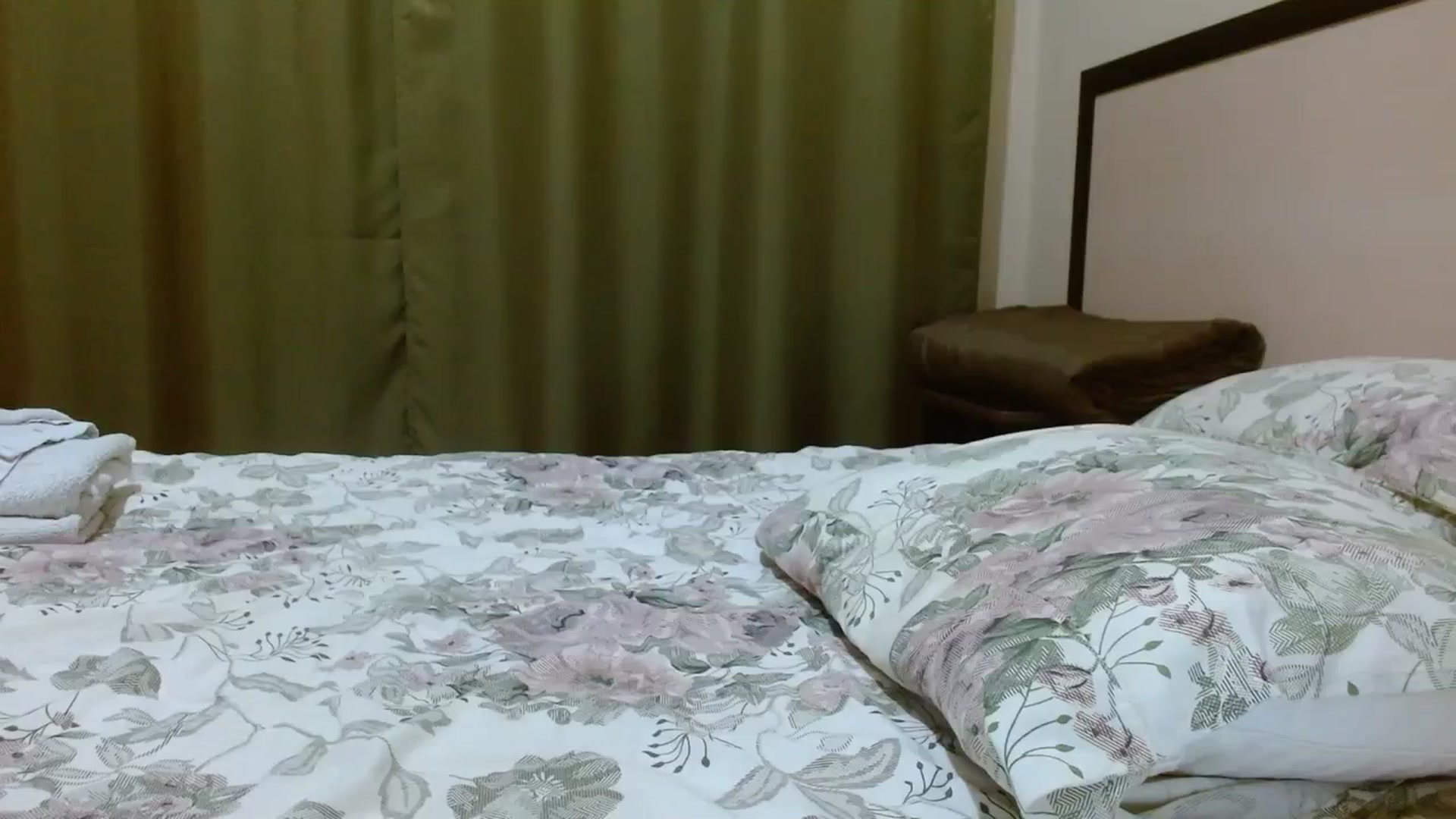 Gallery image thumbnail from UGLYGIRL_'s myfreecams stream on, 08/20/2023, 18:20 image 18 of 20