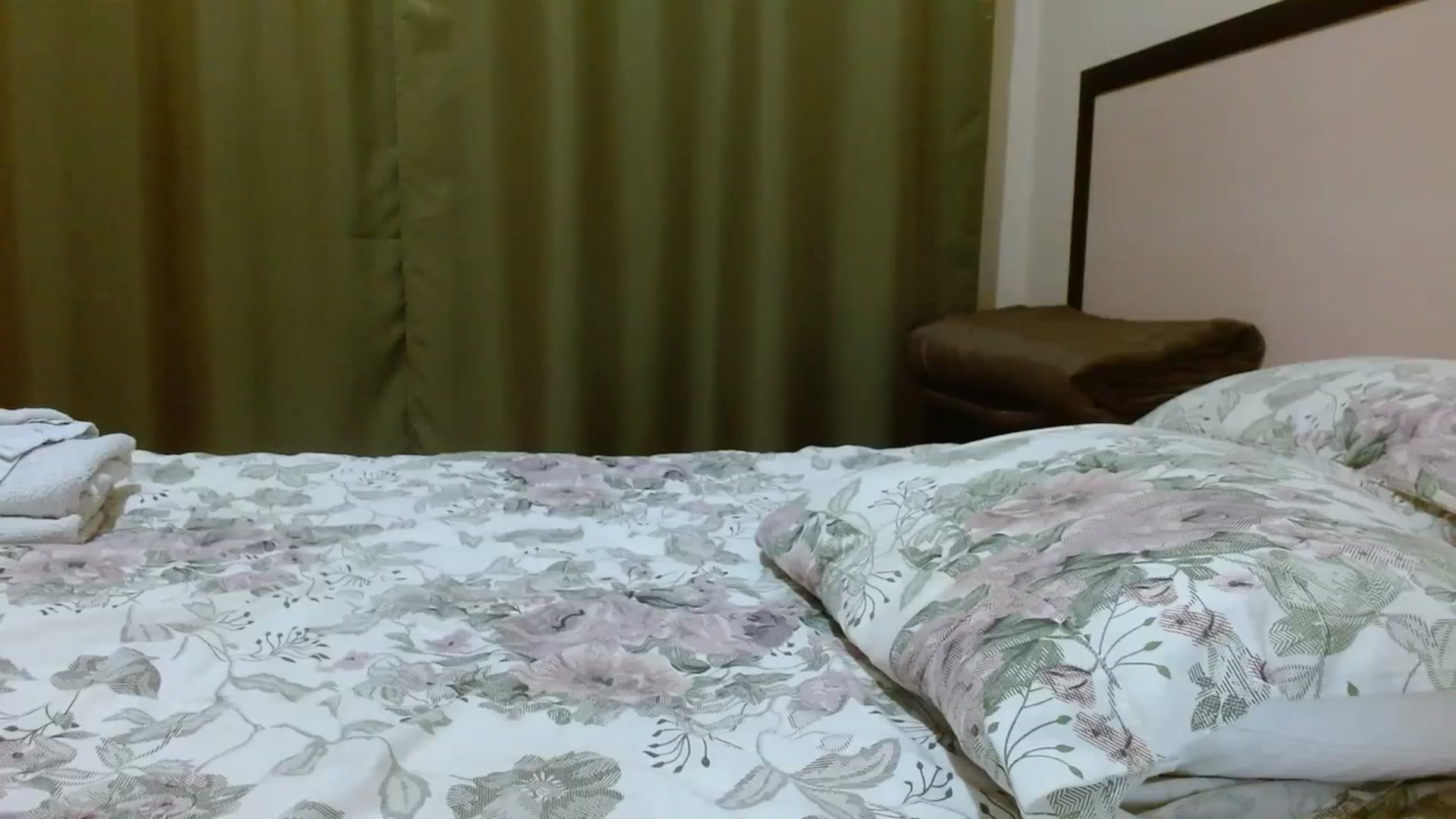 Gallery image thumbnail from UGLYGIRL_'s myfreecams stream on, 08/20/2023, 18:20 image 17 of 20