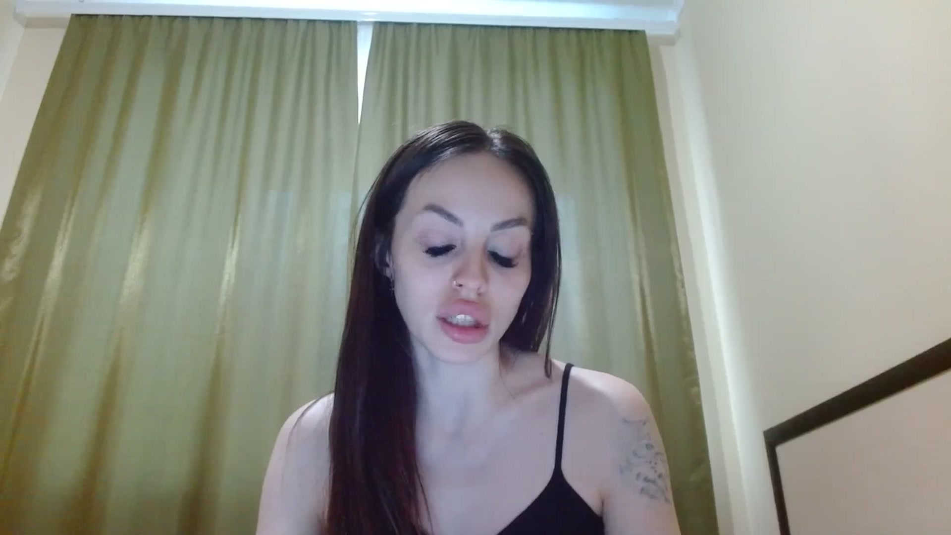 Gallery image thumbnail from UGLYGIRL_'s myfreecams stream on, 08/21/2023, 04:32 image 14 of 20