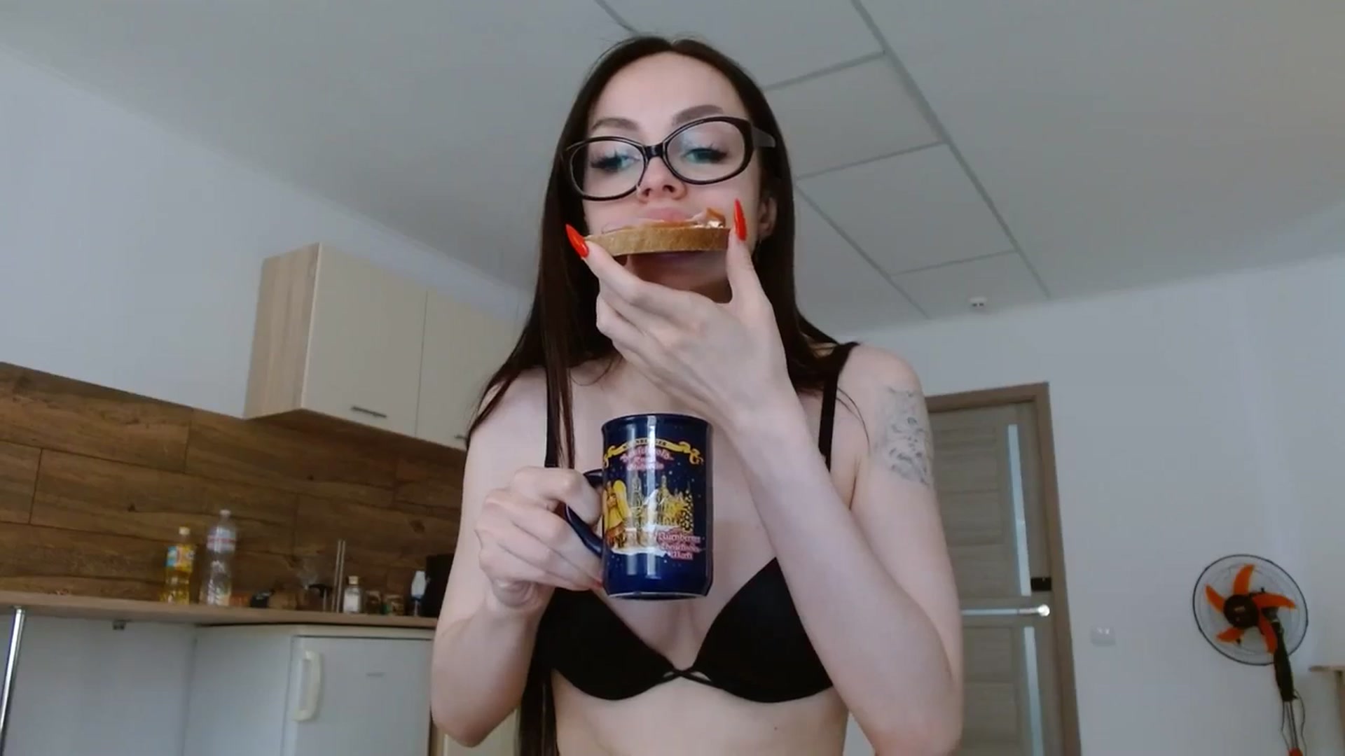 Gallery image thumbnail from UGLYGIRL_'s myfreecams stream on, 09/02/2023, 12:41 image 2 of 20