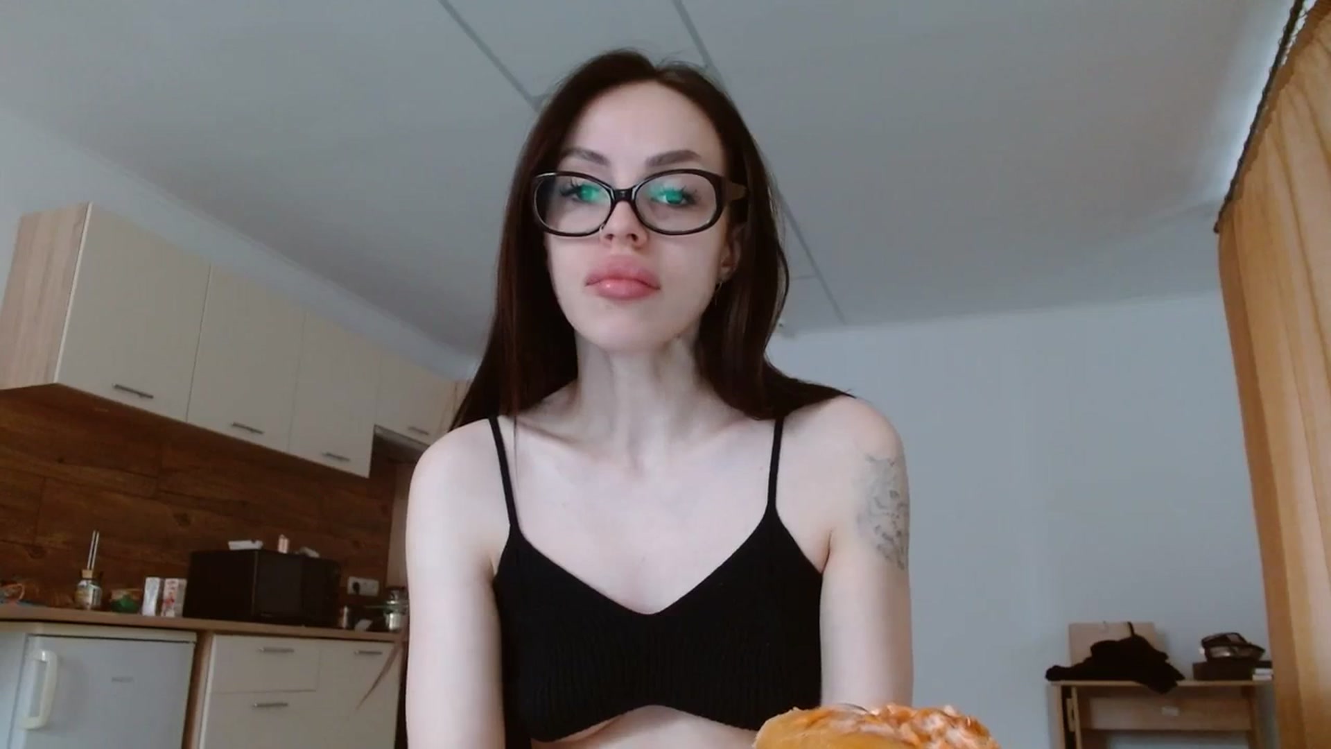 Gallery image thumbnail from UGLYGIRL_'s myfreecams stream on, 09/18/2023, 15:58 image 17 of 20