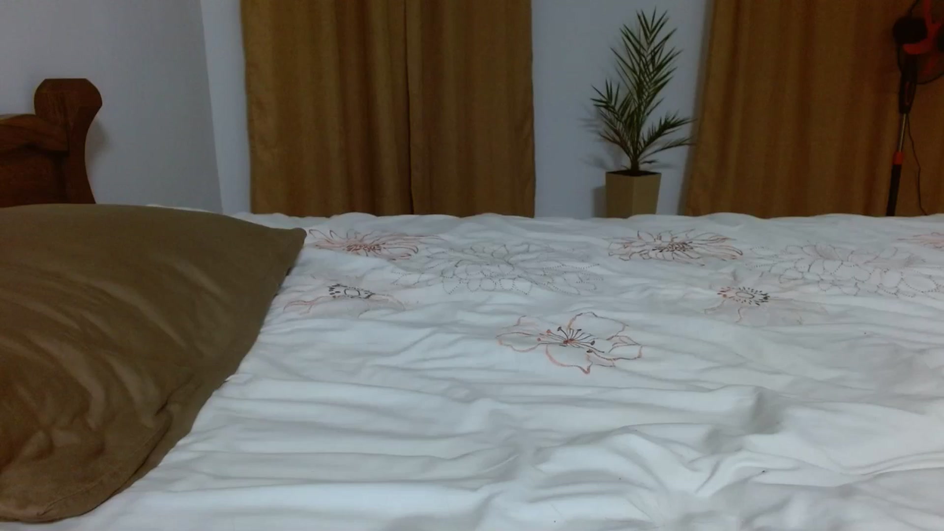 Gallery image thumbnail from UGLYGIRL_'s myfreecams stream on, 09/25/2023, 01:05 image 15 of 20