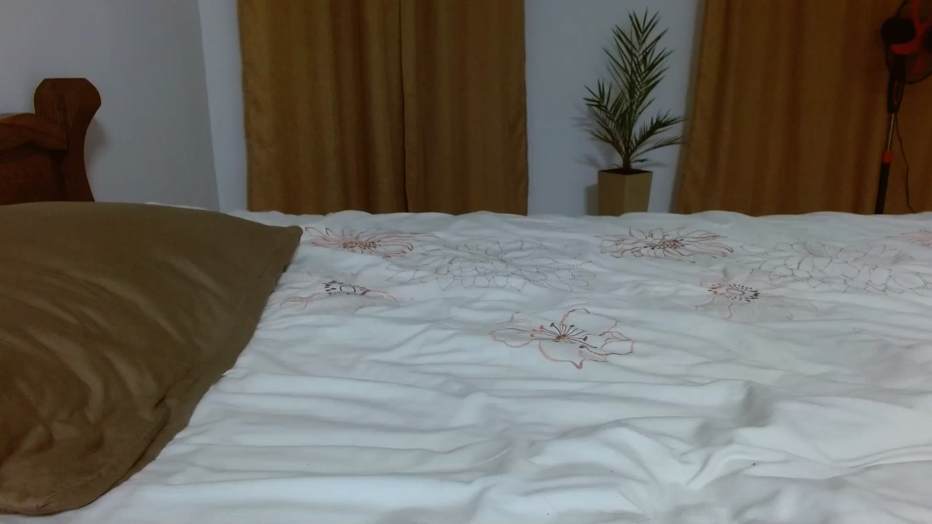 Gallery image thumbnail from UGLYGIRL_'s myfreecams stream on, 09/25/2023, 02:25 image 2 of 20