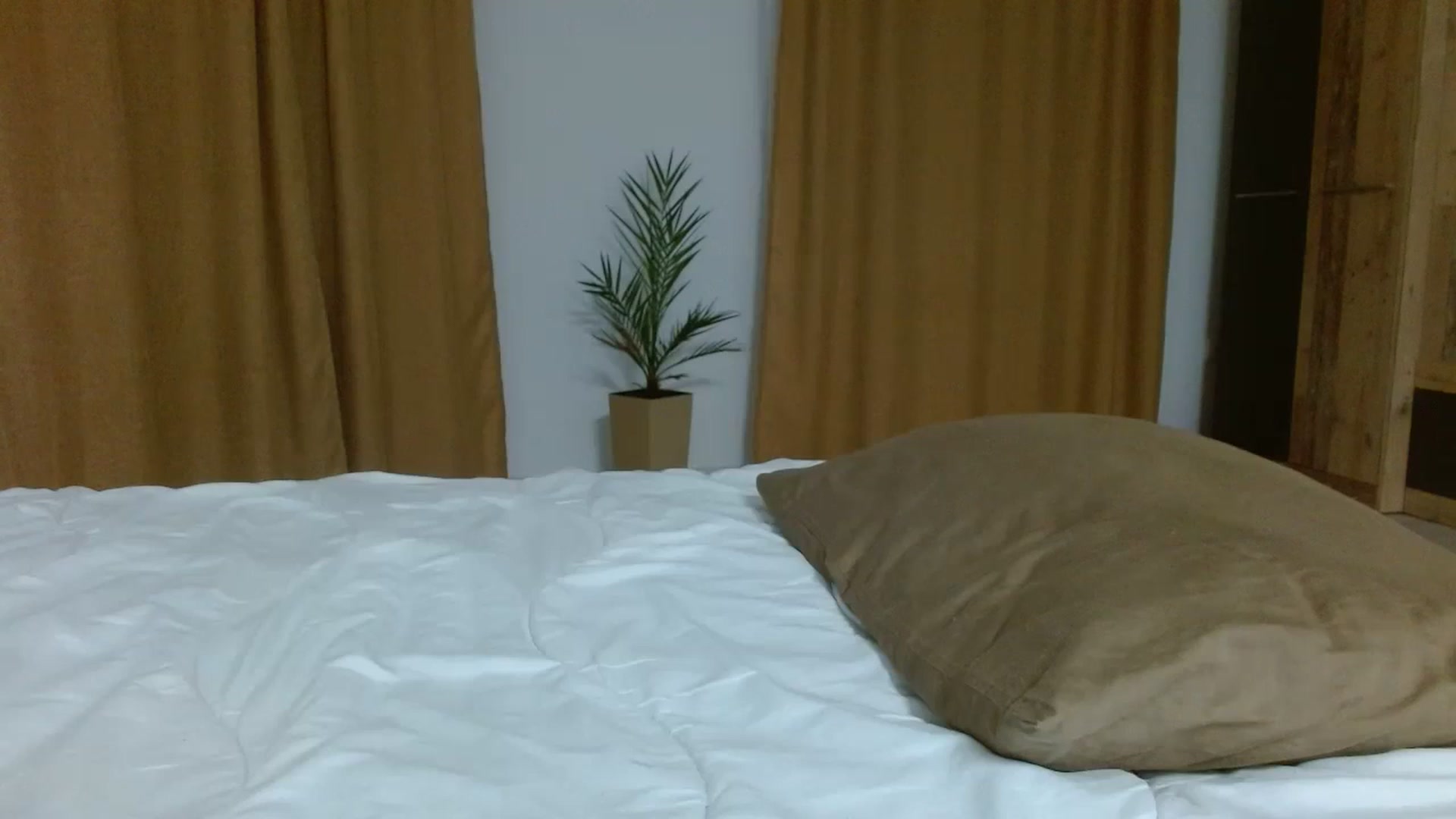 Gallery image thumbnail from UGLYGIRL_'s myfreecams stream on, 09/26/2023, 22:14 image 20 of 20
