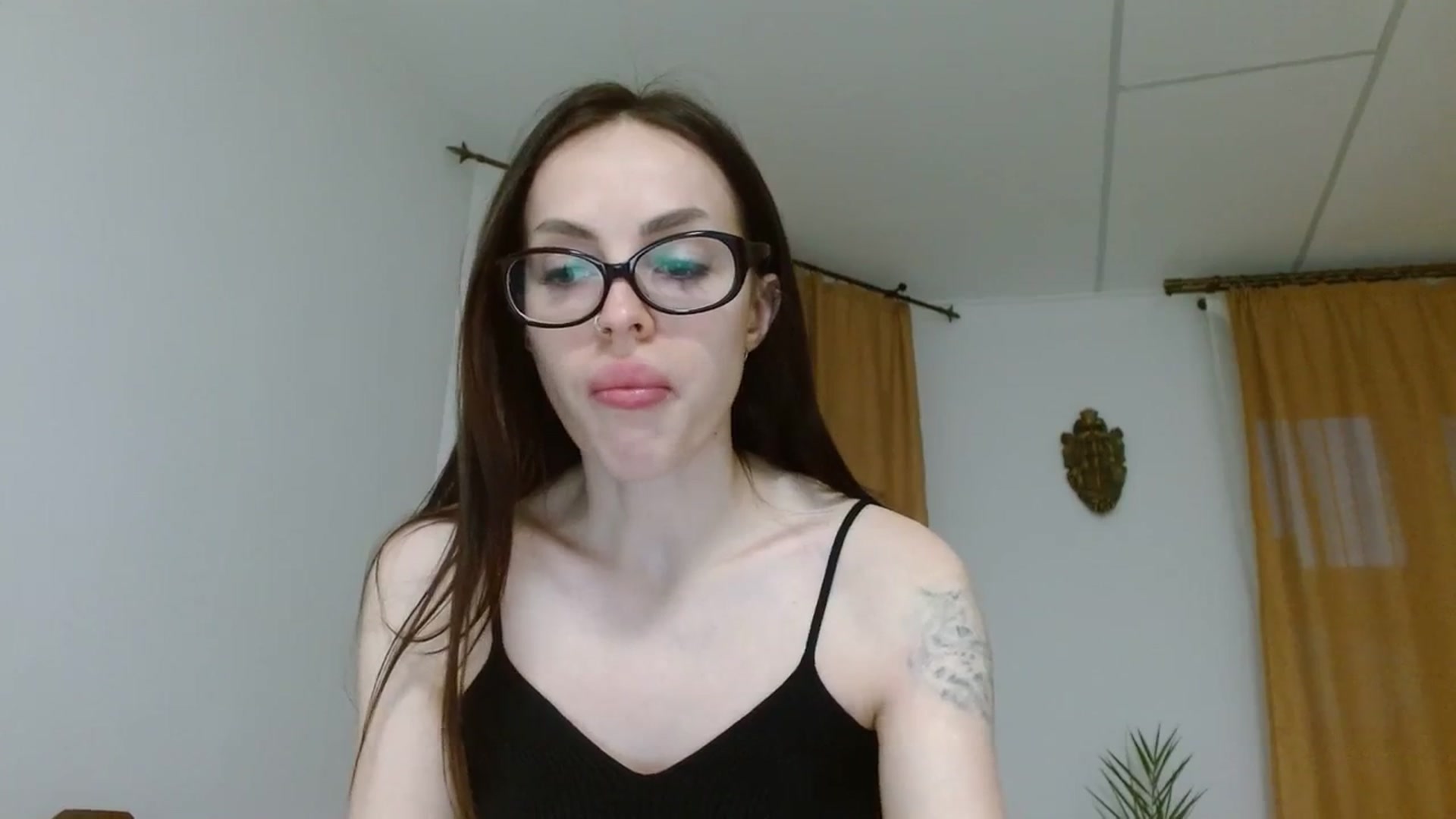 Gallery image thumbnail from UGLYGIRL_'s myfreecams stream on, 09/30/2023, 16:40 image 17 of 20