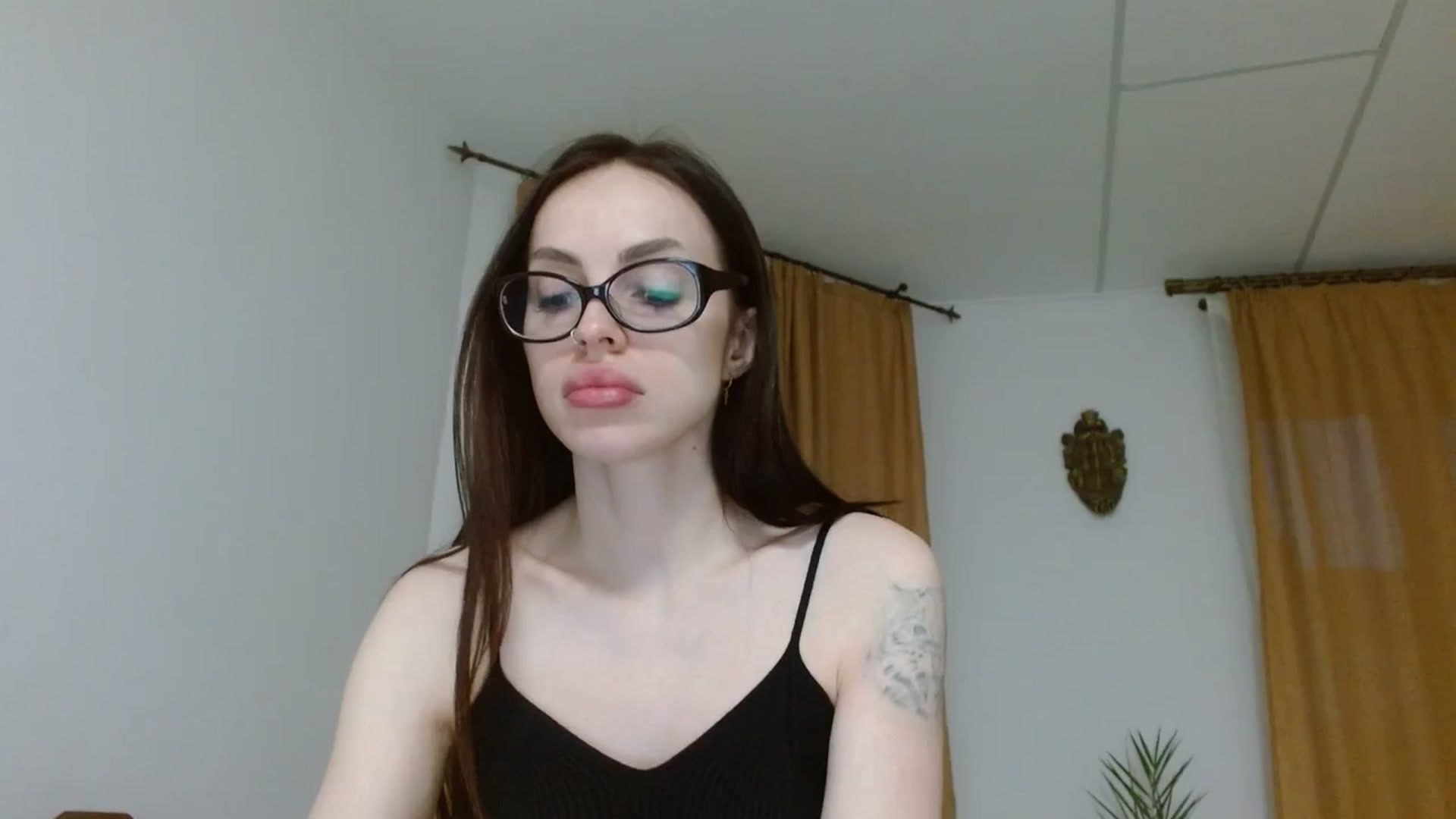 Gallery image thumbnail from UGLYGIRL_'s myfreecams stream on, 09/30/2023, 16:40 image 18 of 20
