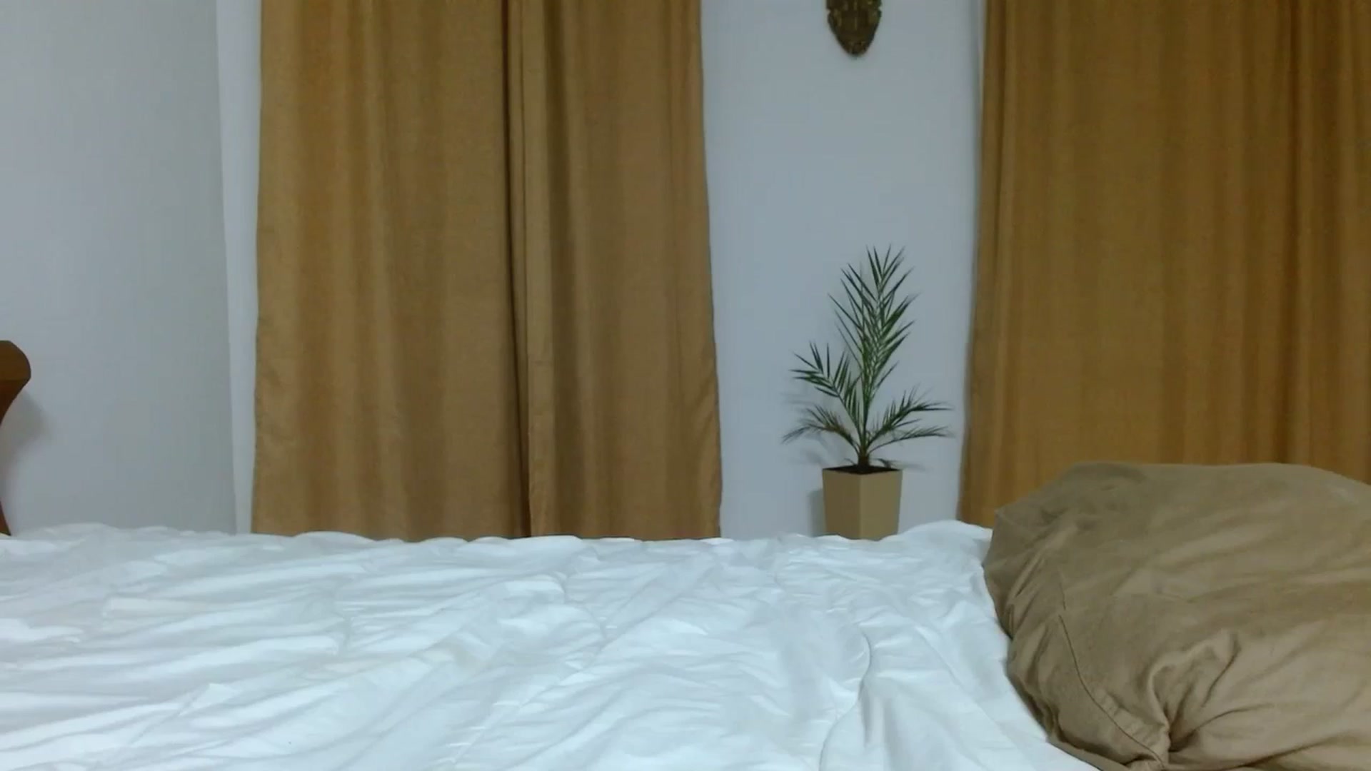 Gallery image thumbnail from UGLYGIRL_'s myfreecams stream on, 10/05/2023, 24:00 image 15 of 20