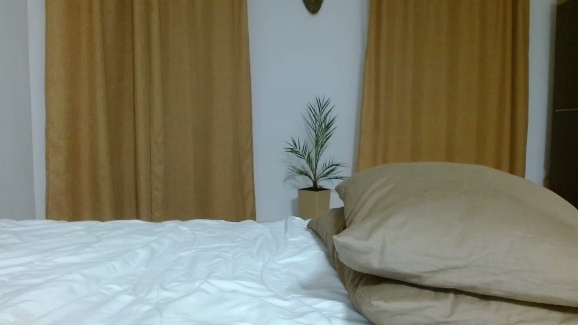Gallery image thumbnail from UGLYGIRL_'s myfreecams stream on, 10/09/2023, 04:08 image 2 of 20