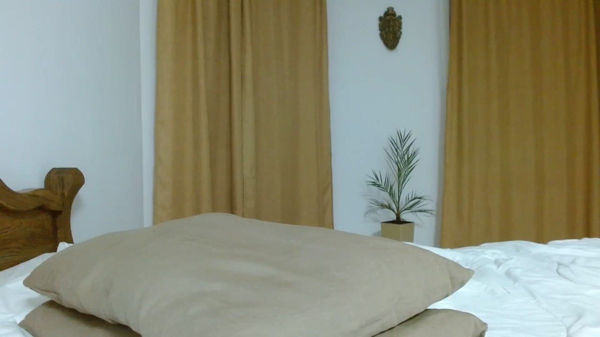 Gallery image thumbnail from UGLYGIRL_'s myfreecams stream on, 10/10/2023, 02:46 image 9 of 20
