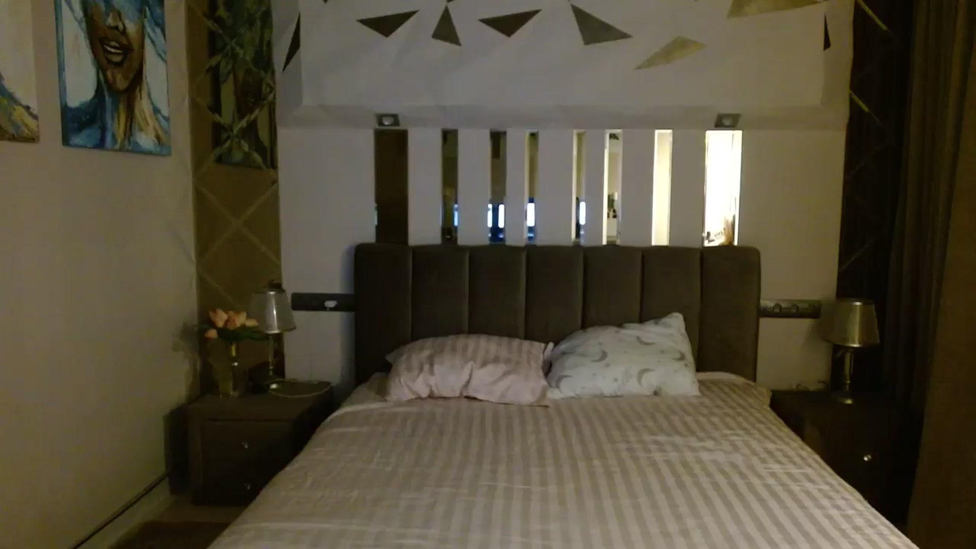 Gallery image thumbnail from UGLYGIRL_'s myfreecams stream on, 10/18/2023, 20:03 image 3 of 20