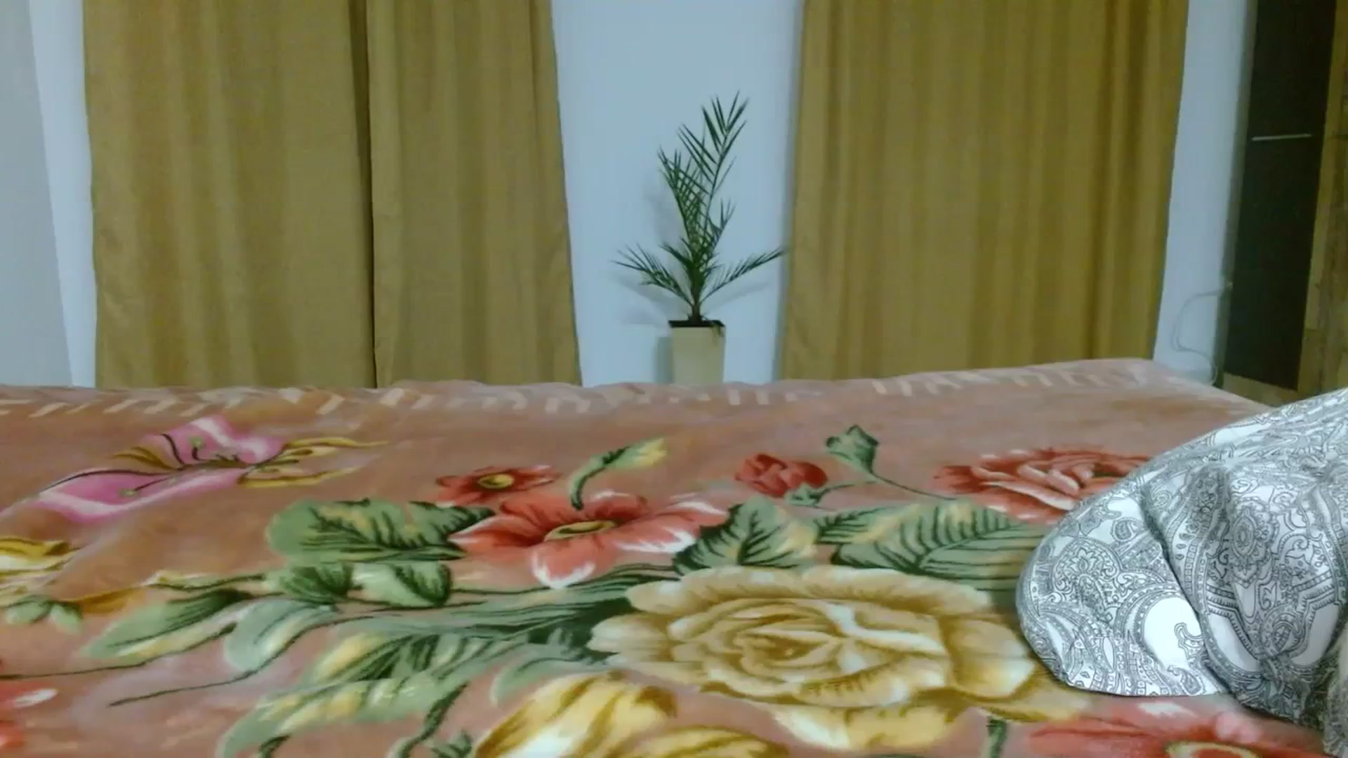 Gallery image thumbnail from UGLYGIRL_'s myfreecams stream on, 10/28/2023, 23:46 image 4 of 20