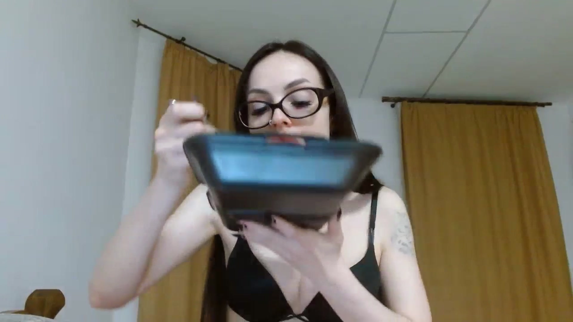 Gallery image thumbnail from UGLYGIRL_'s myfreecams stream on, 11/01/2023, 22:45 image 2 of 20