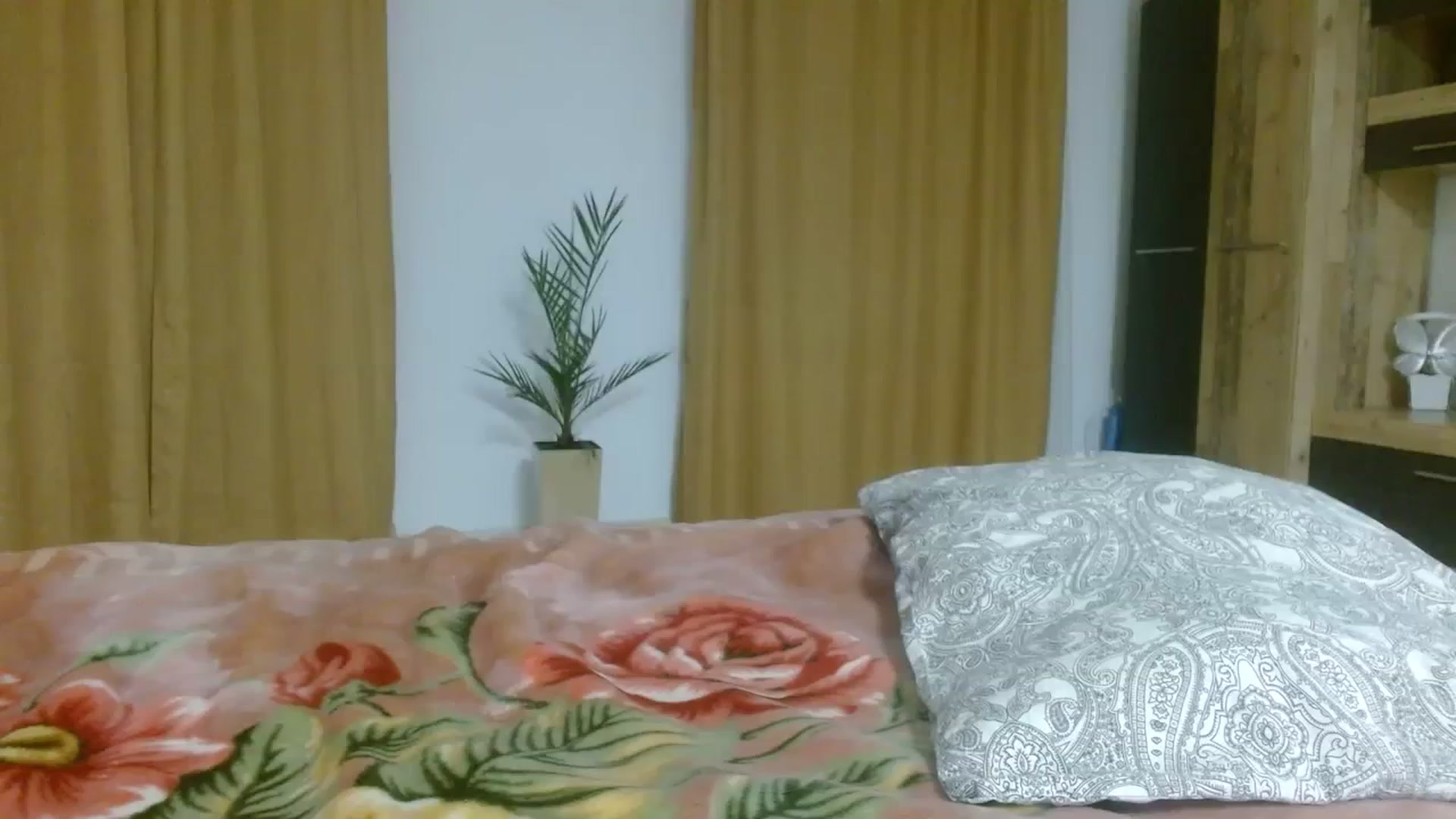 Gallery image thumbnail from UGLYGIRL_'s myfreecams stream on, 11/02/2023, 04:47 image 14 of 20