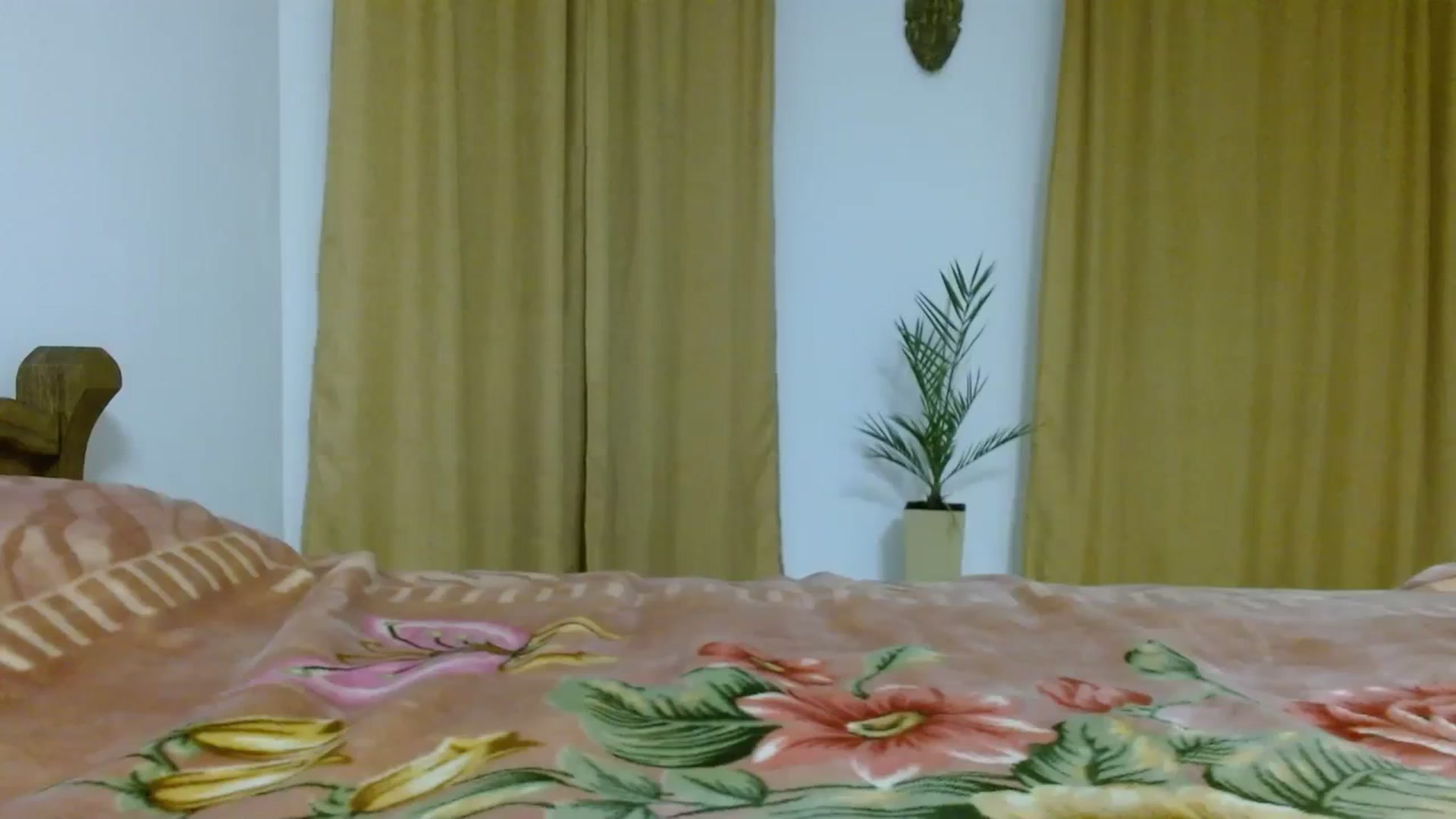 Gallery image thumbnail from UGLYGIRL_'s myfreecams stream on, 11/08/2023, 22:17 image 6 of 20