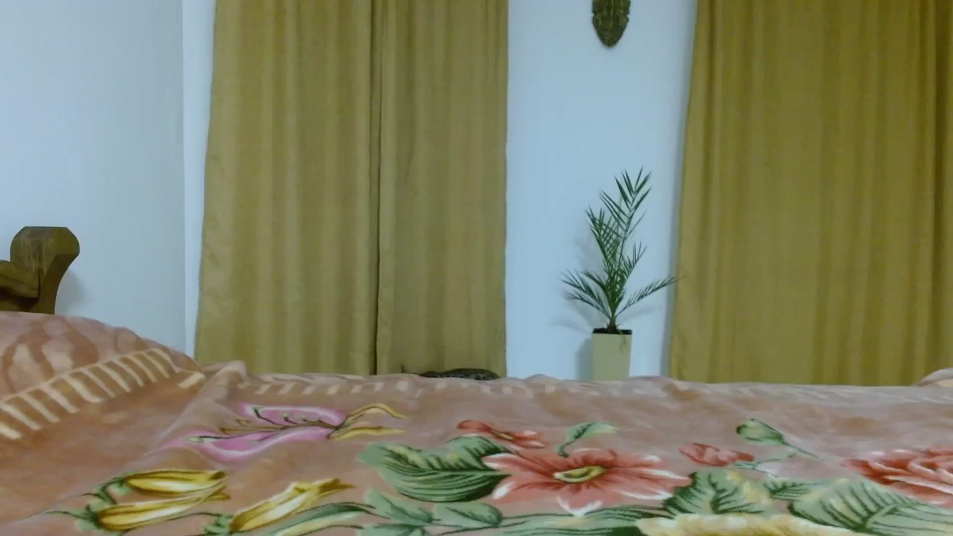Gallery image thumbnail from UGLYGIRL_'s myfreecams stream on, 11/08/2023, 22:17 image 5 of 20