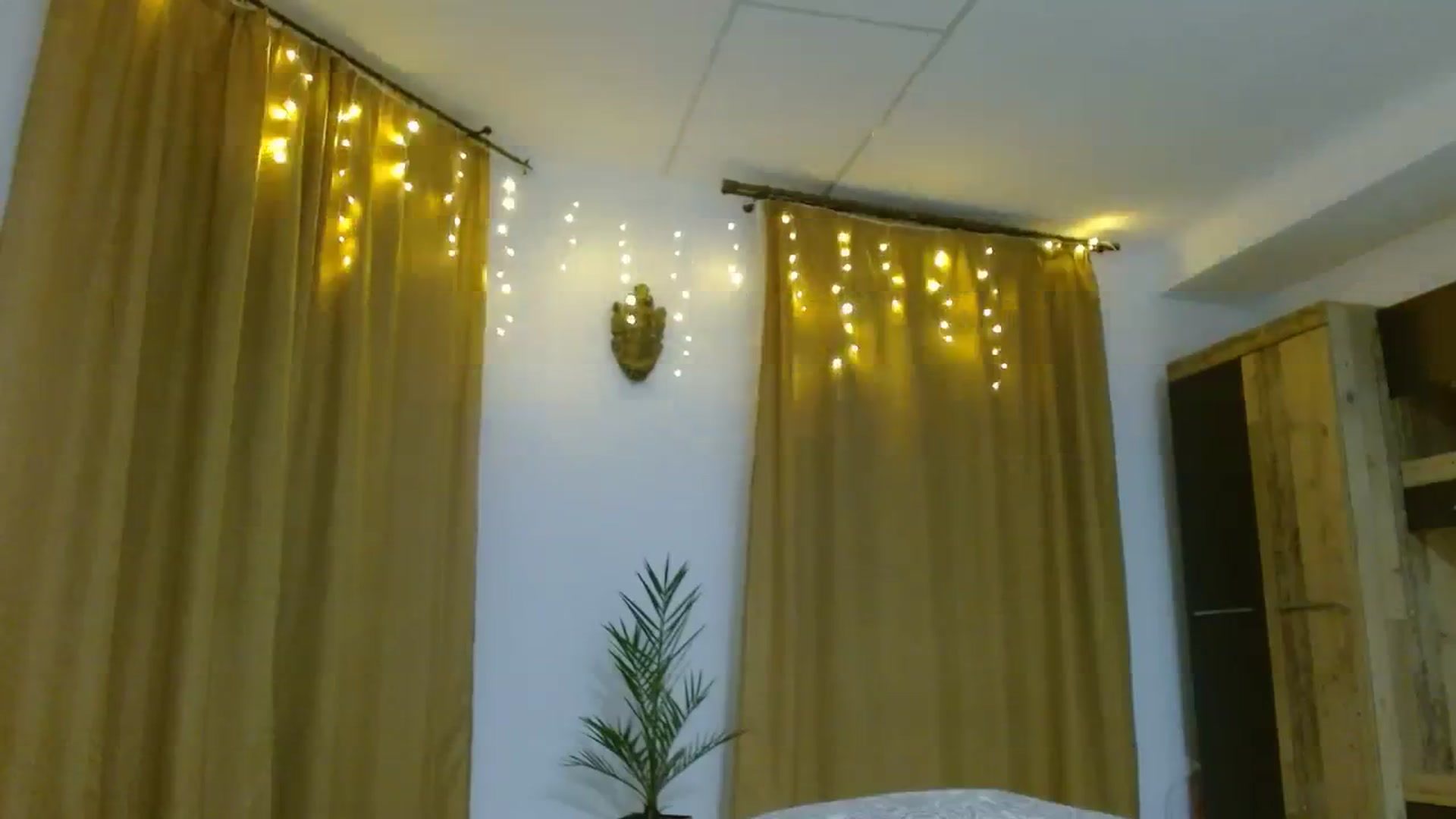 Gallery image thumbnail from UGLYGIRL_'s myfreecams stream on, 11/11/2023, 23:52 image 7 of 20