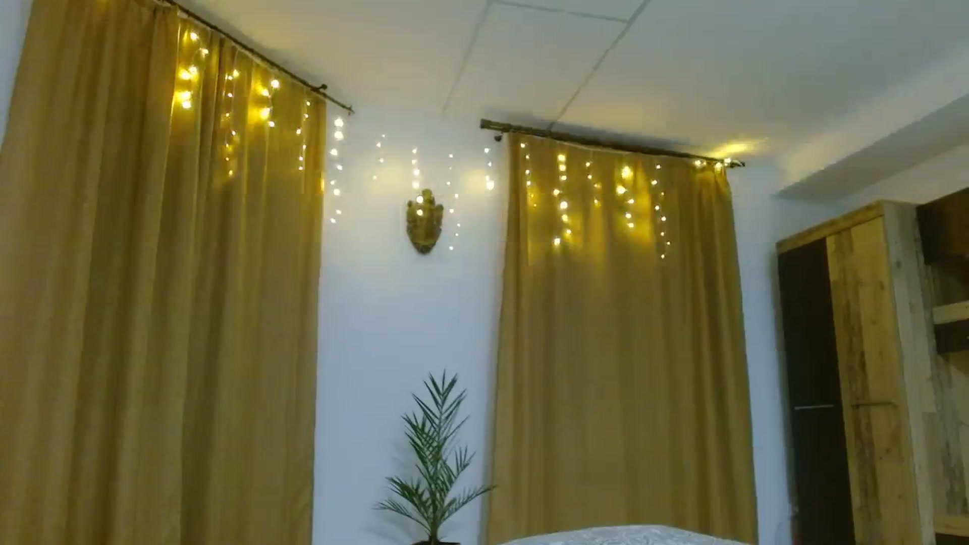 Gallery image thumbnail from UGLYGIRL_'s myfreecams stream on, 11/11/2023, 23:52 image 2 of 20