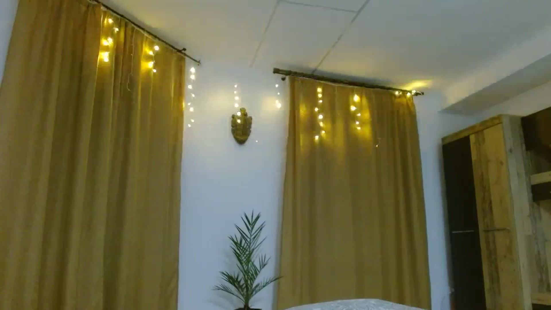 Gallery image thumbnail from UGLYGIRL_'s myfreecams stream on, 11/11/2023, 23:52 image 14 of 20