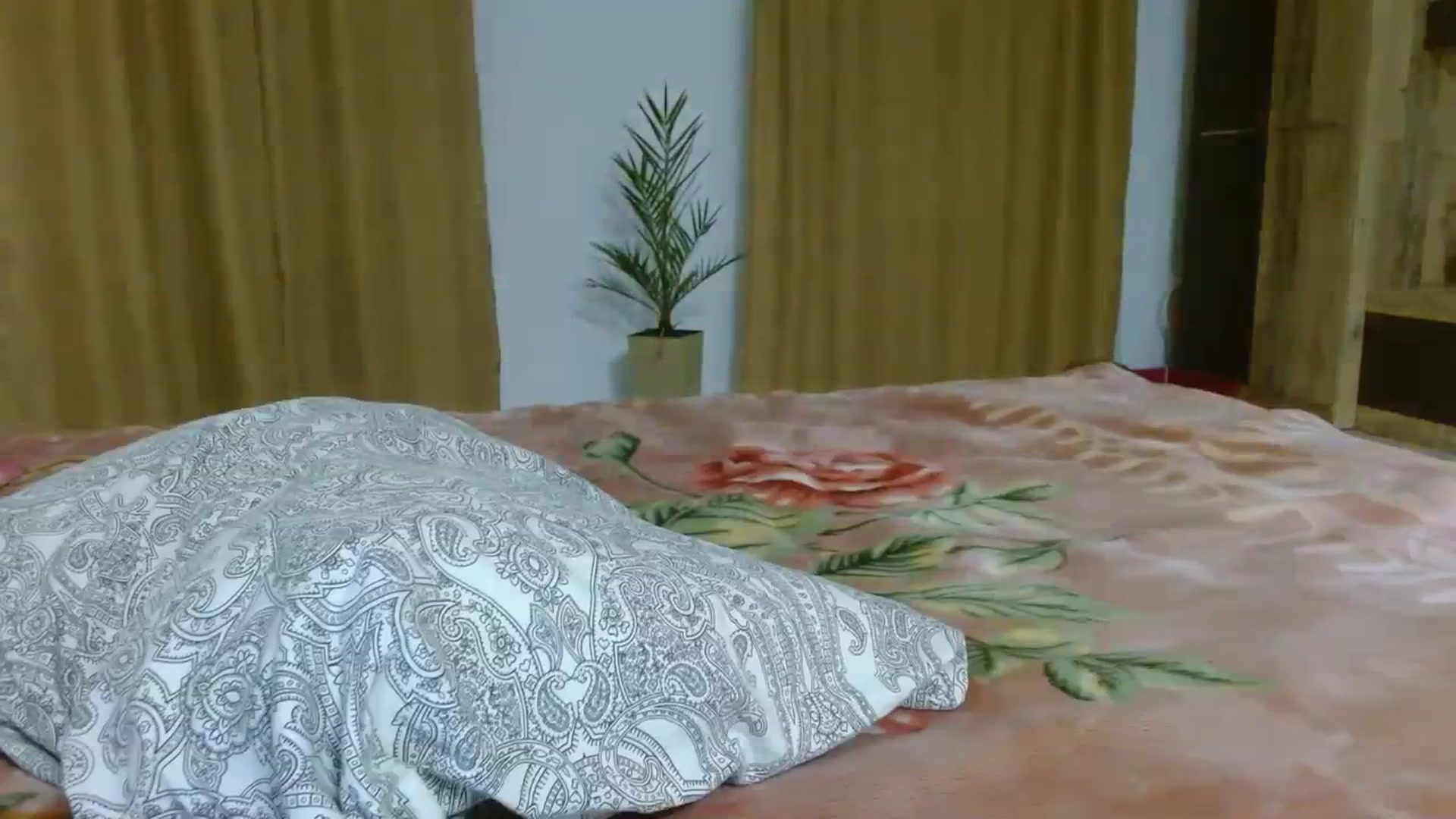 Gallery image thumbnail from UGLYGIRL_'s myfreecams stream on, 11/13/2023, 04:38 image 3 of 20