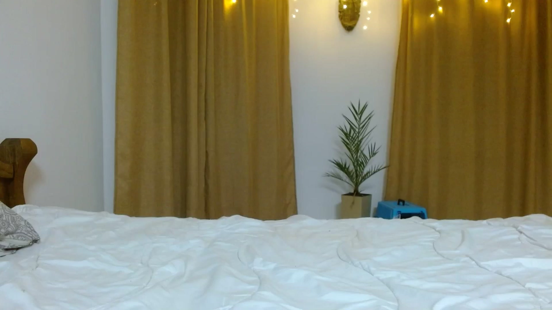 Gallery image thumbnail from UGLYGIRL_'s myfreecams stream on, 11/15/2023, 01:01 image 2 of 20