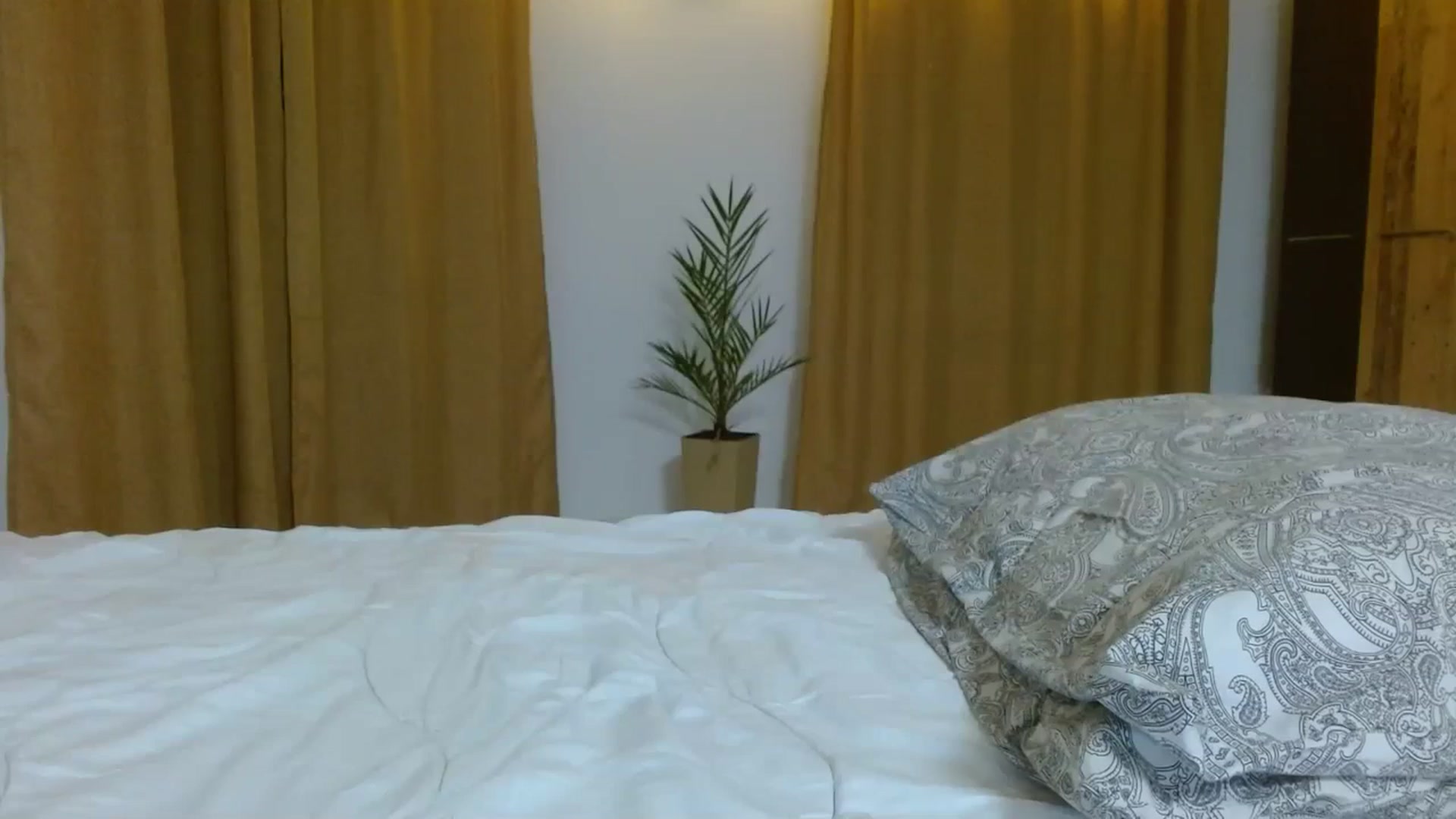 Gallery image thumbnail from UGLYGIRL_'s myfreecams stream on, 11/16/2023, 03:12 image 6 of 20