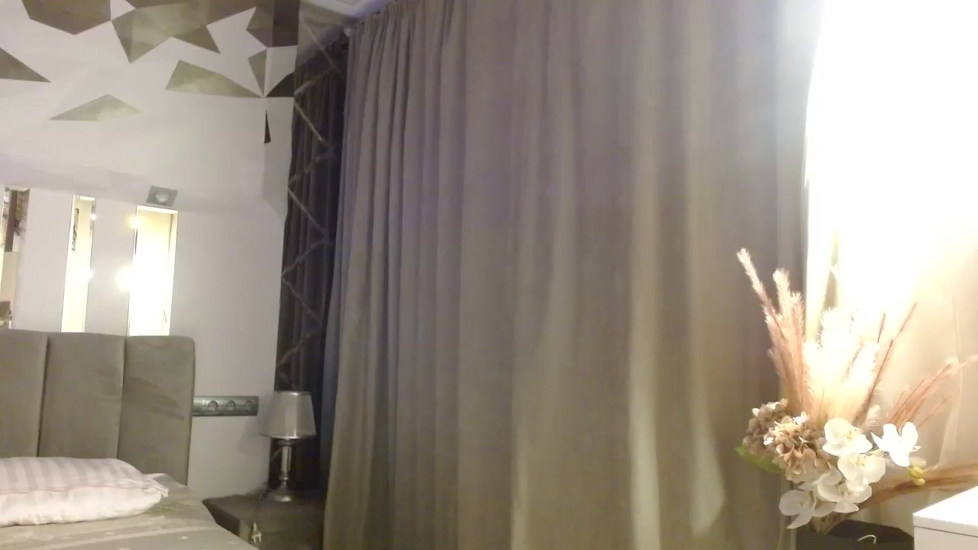 Gallery image thumbnail from UGLYGIRL_'s myfreecams stream on, 12/02/2023, 17:19 image 2 of 20