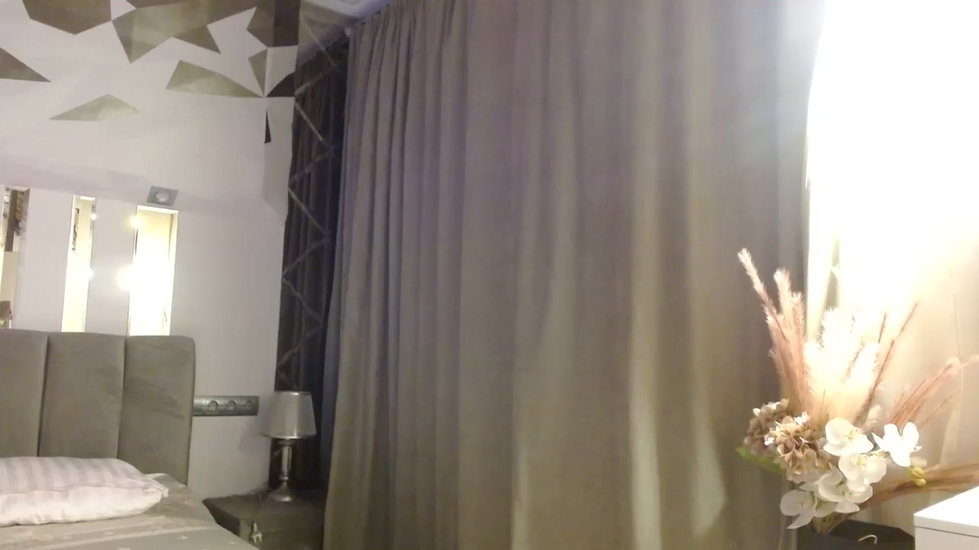 Gallery image thumbnail from UGLYGIRL_'s myfreecams stream on, 12/02/2023, 17:19 image 7 of 20