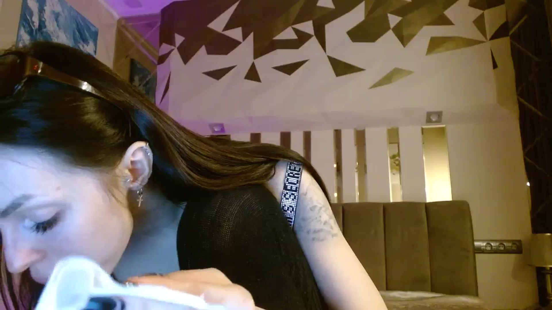 Gallery image thumbnail from UGLYGIRL_'s myfreecams stream on, 12/03/2023, 21:39 image 11 of 20