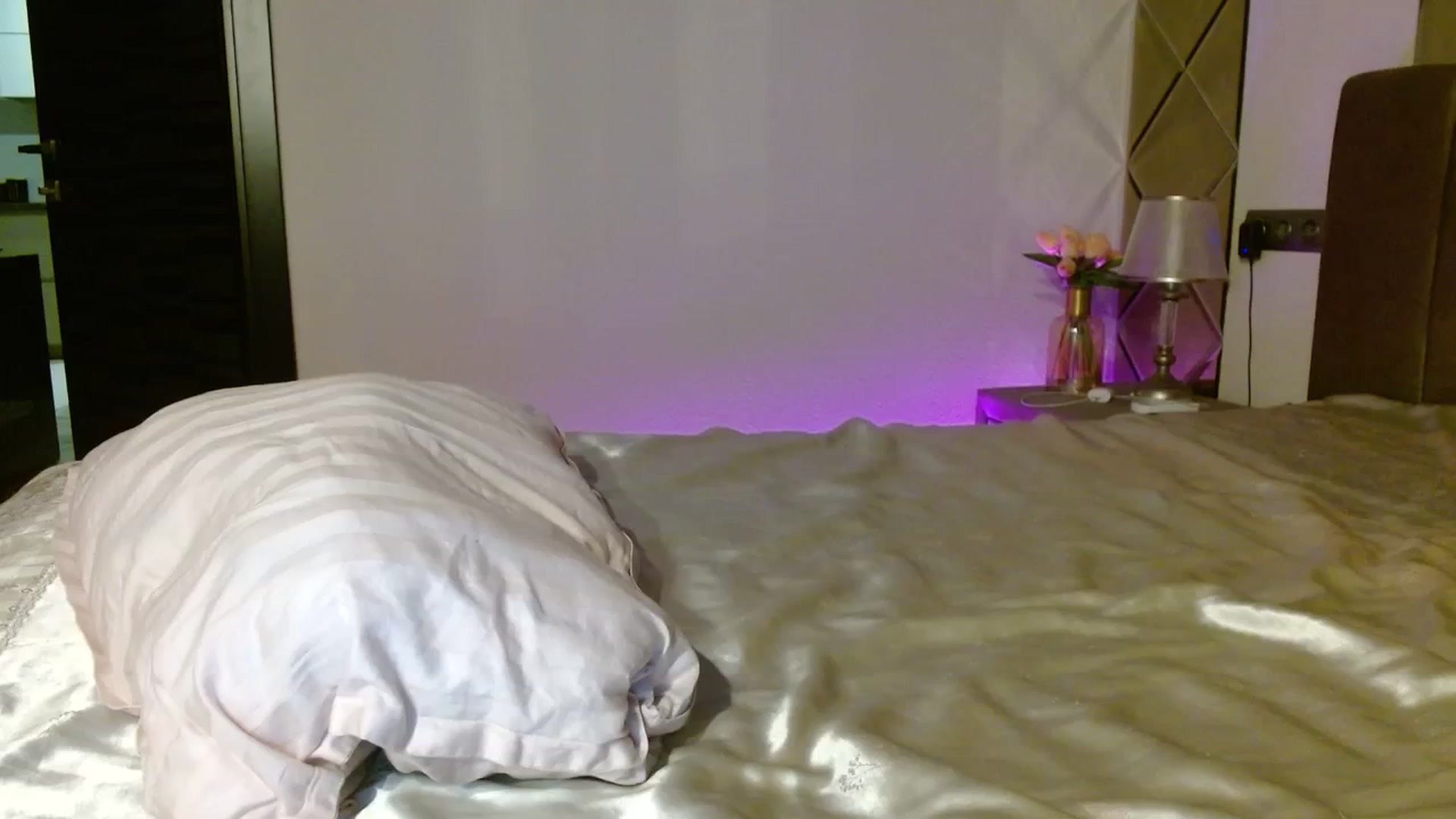 Gallery image thumbnail from UGLYGIRL_'s myfreecams stream on, 12/04/2023, 03:36 image 15 of 20