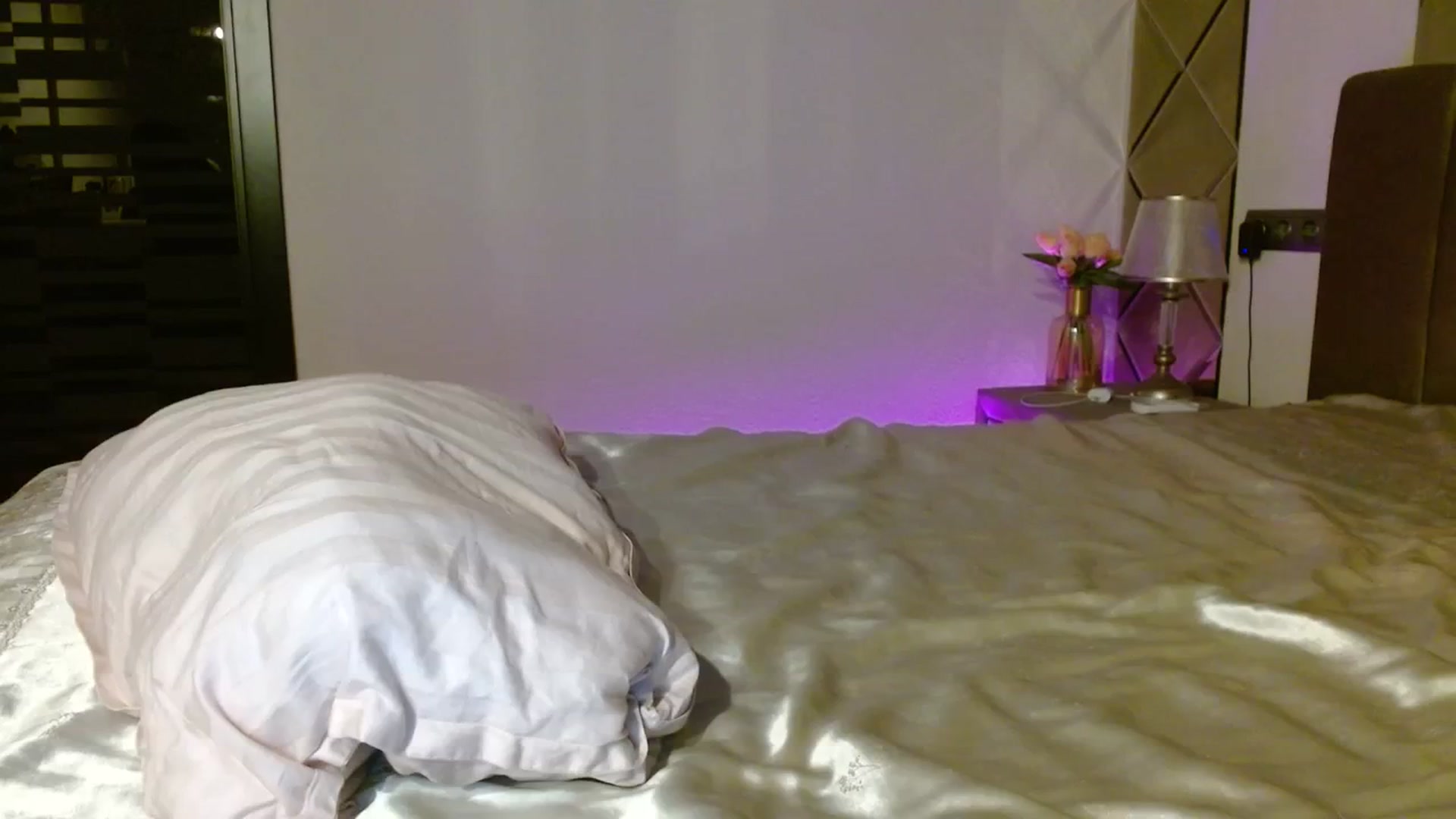 Gallery image thumbnail from UGLYGIRL_'s myfreecams stream on, 12/04/2023, 03:36 image 13 of 20