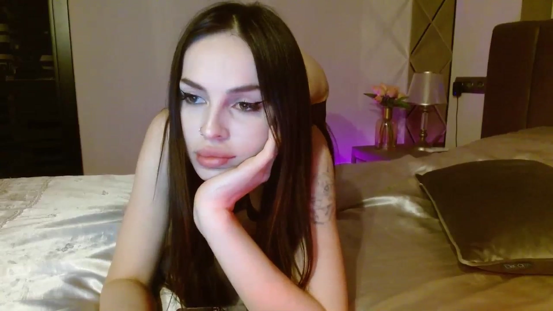 Gallery image thumbnail from UGLYGIRL_'s myfreecams stream on, 12/07/2023, 19:59 image 16 of 20