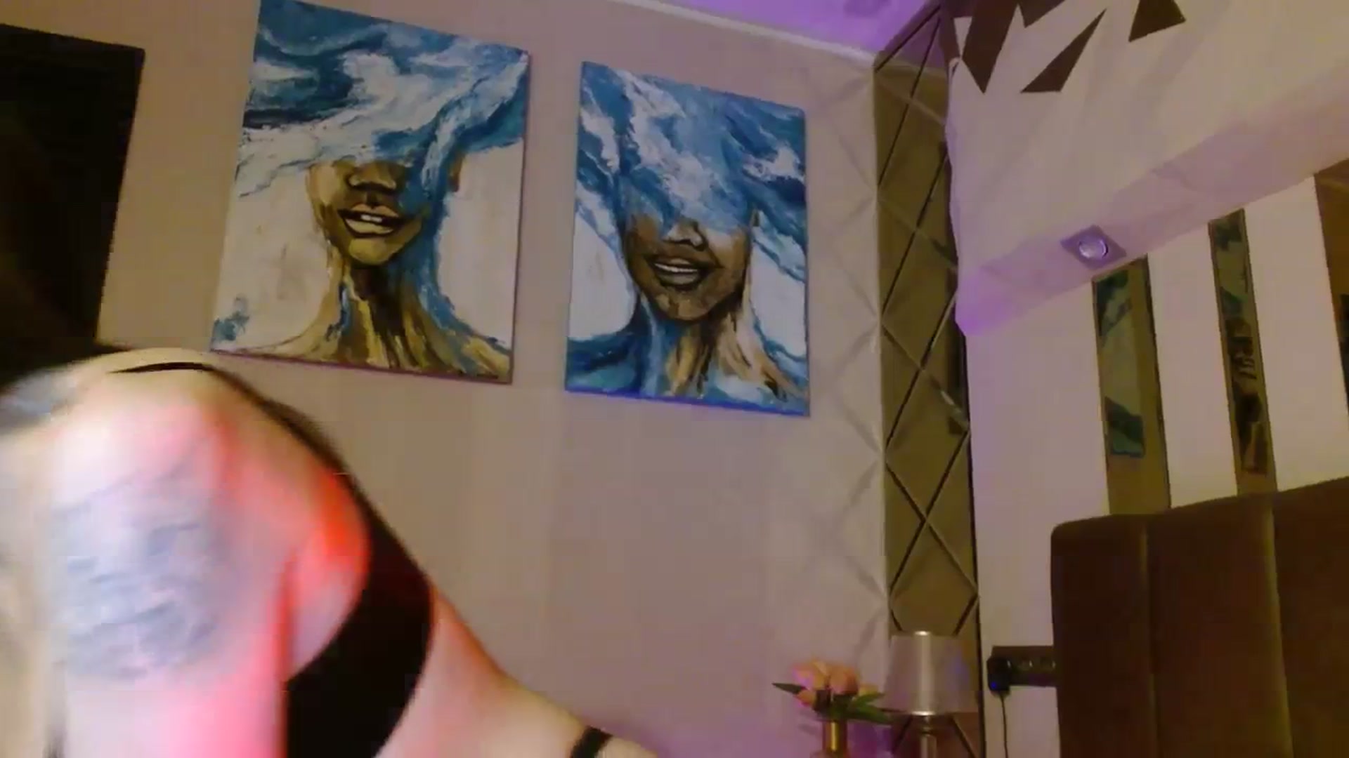 Gallery image thumbnail from UGLYGIRL_'s myfreecams stream on, 12/08/2023, 24:14 image 11 of 20