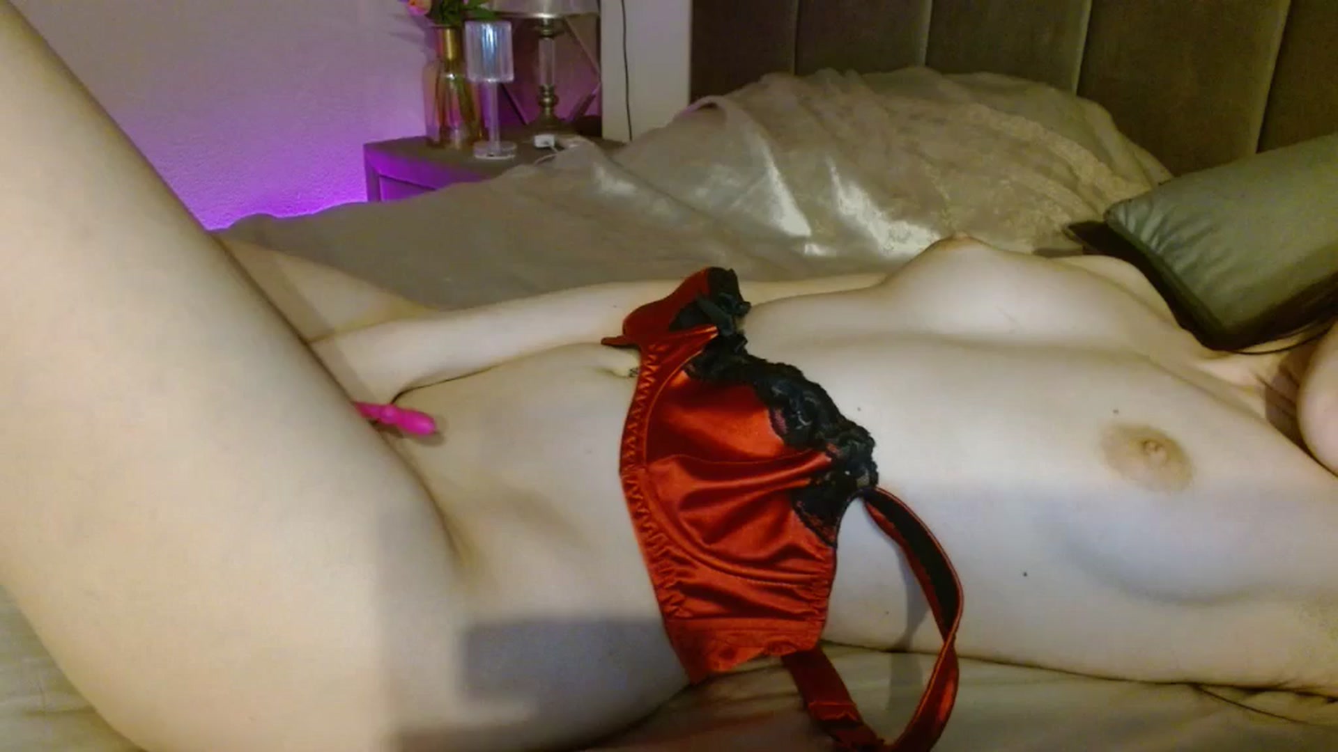 Gallery image thumbnail from UGLYGIRL_'s myfreecams stream on, 12/14/2023, 06:13 image 1 of 20