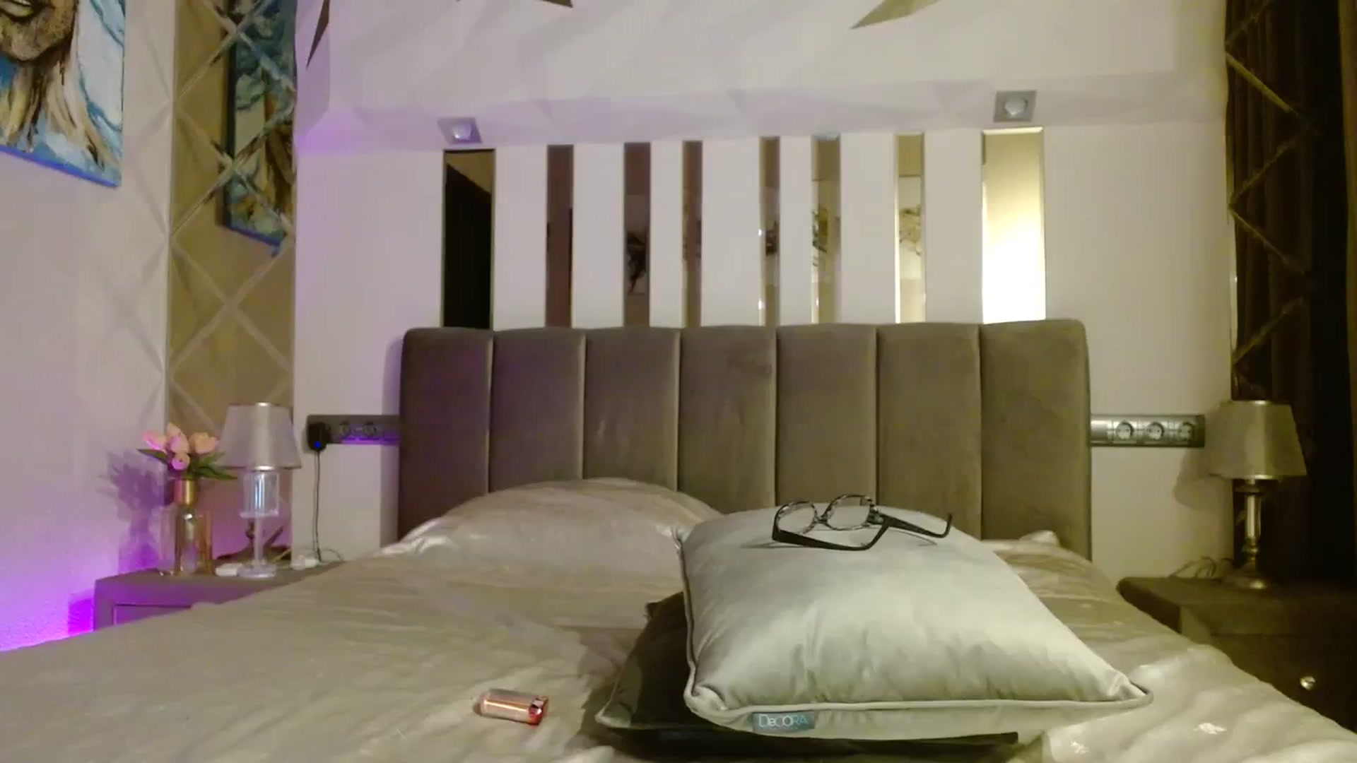 Gallery image thumbnail from UGLYGIRL_'s myfreecams stream on, 12/15/2023, 21:31 image 19 of 20
