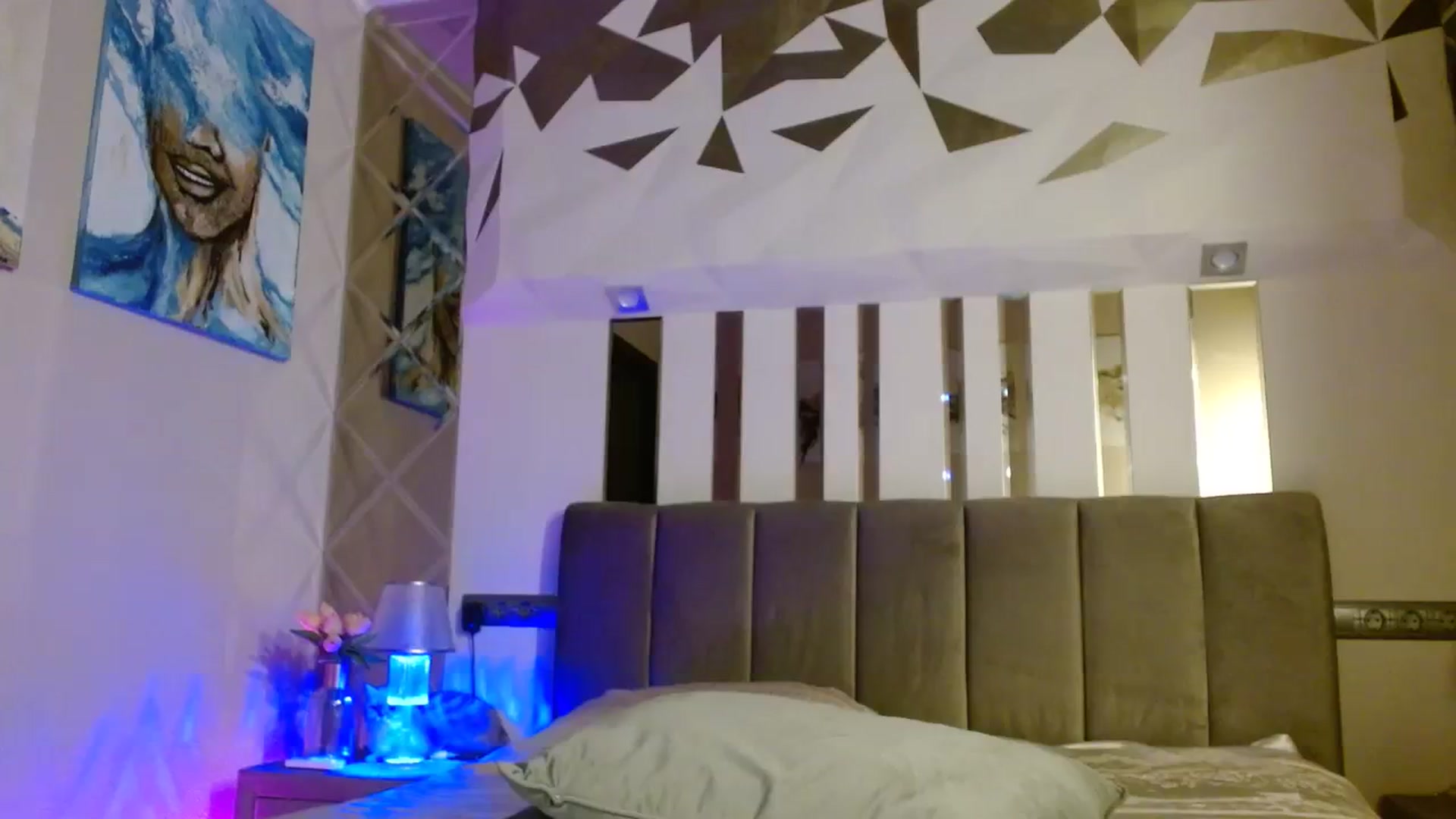 Gallery image thumbnail from UGLYGIRL_'s myfreecams stream on, 12/16/2023, 20:17 image 14 of 20