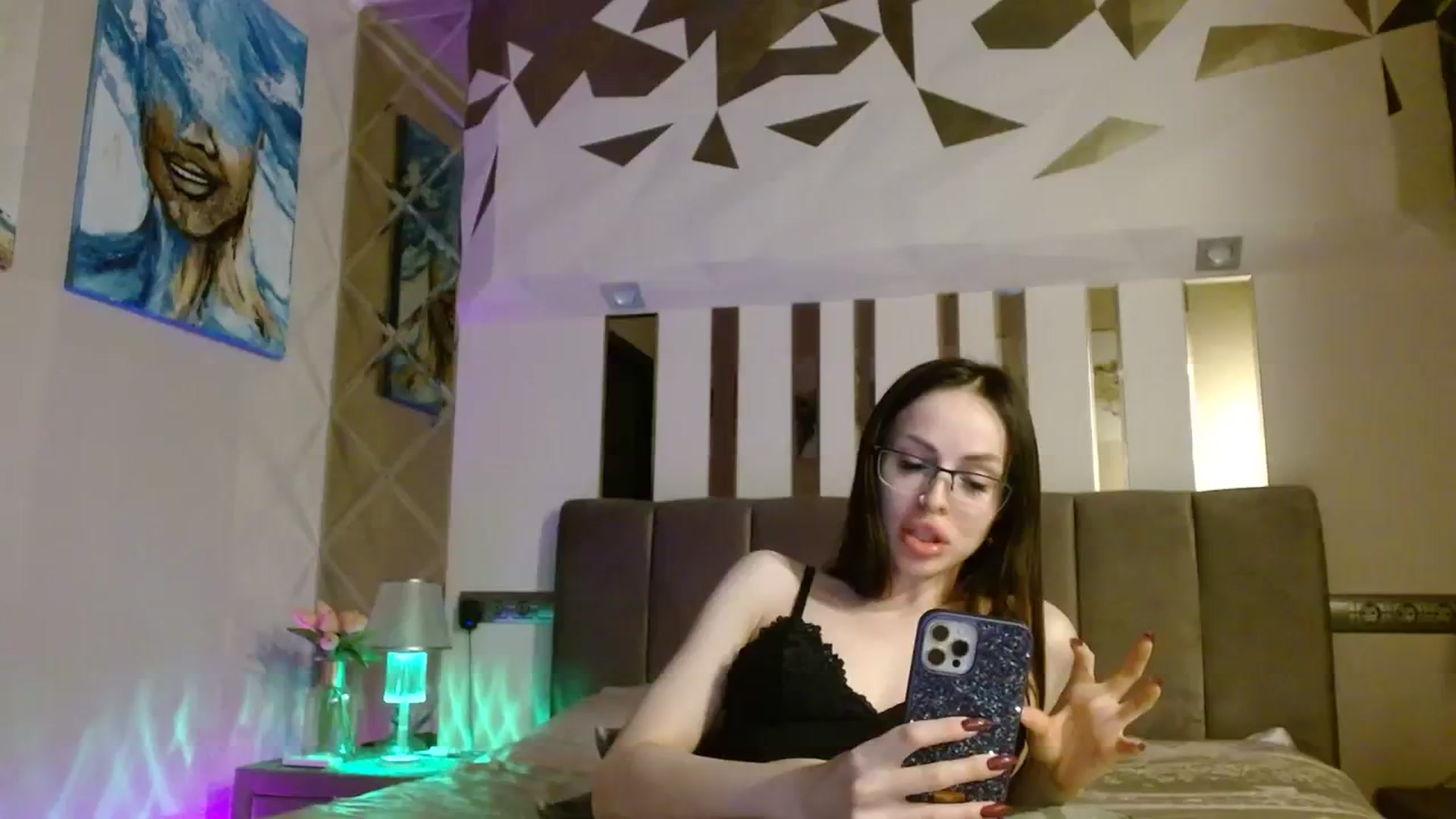 Gallery image thumbnail from UGLYGIRL_'s myfreecams stream on, 12/16/2023, 21:44 image 1 of 20