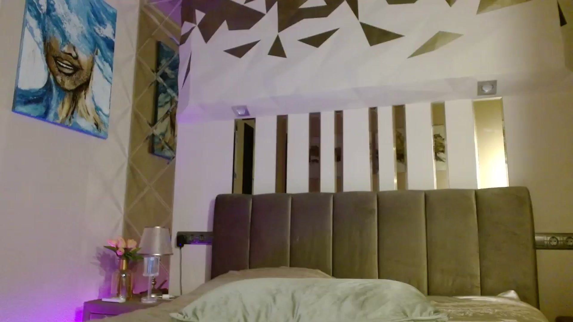Gallery image thumbnail from UGLYGIRL_'s myfreecams stream on, 12/16/2023, 23:34 image 15 of 20