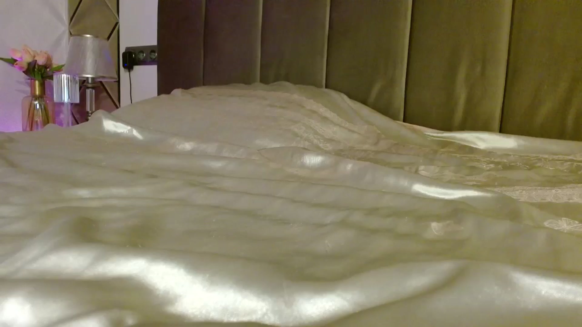 Gallery image thumbnail from UGLYGIRL_'s myfreecams stream on, 12/19/2023, 04:10 image 9 of 20