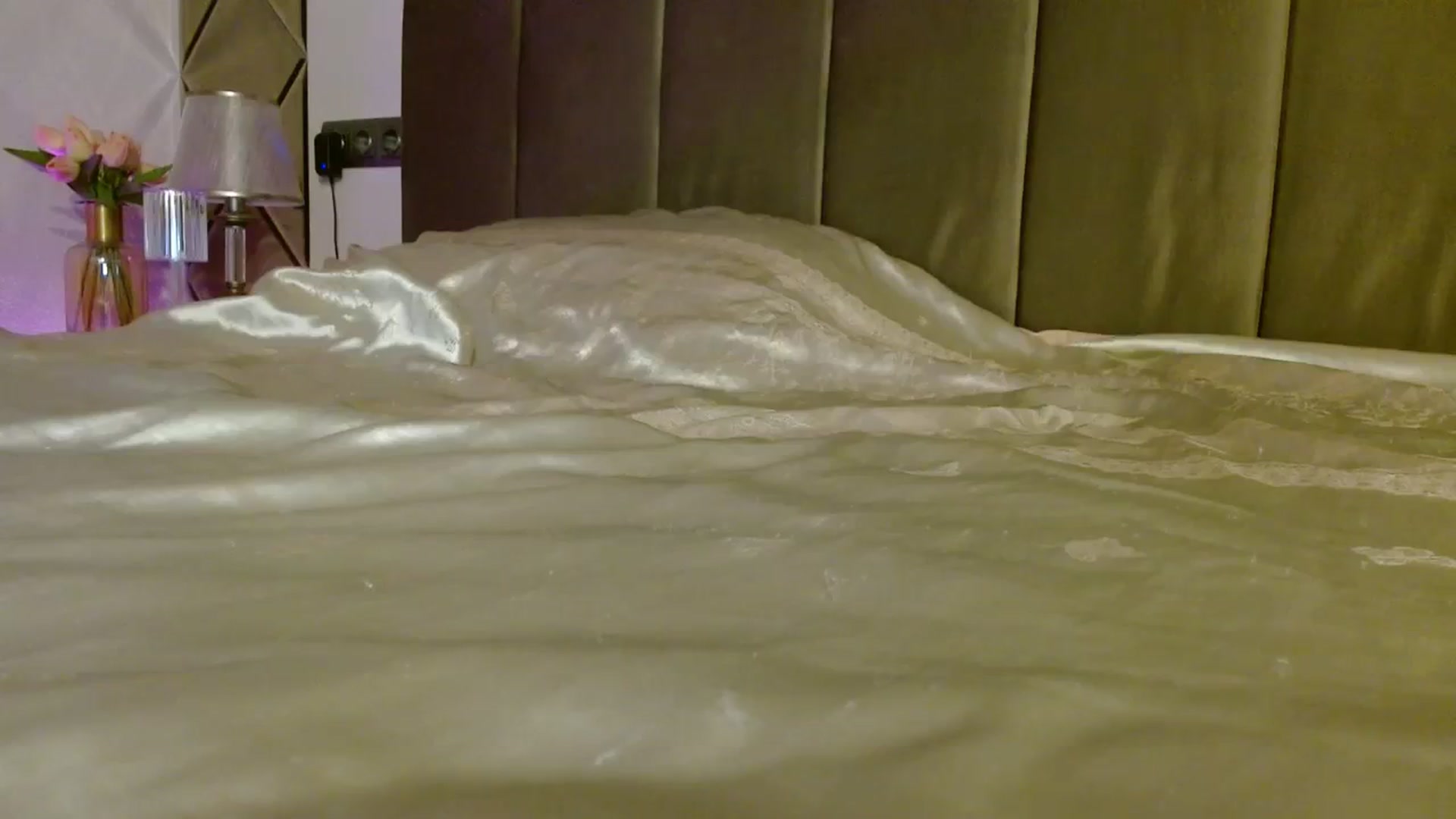 Gallery image thumbnail from UGLYGIRL_'s myfreecams stream on, 12/19/2023, 04:10 image 16 of 20