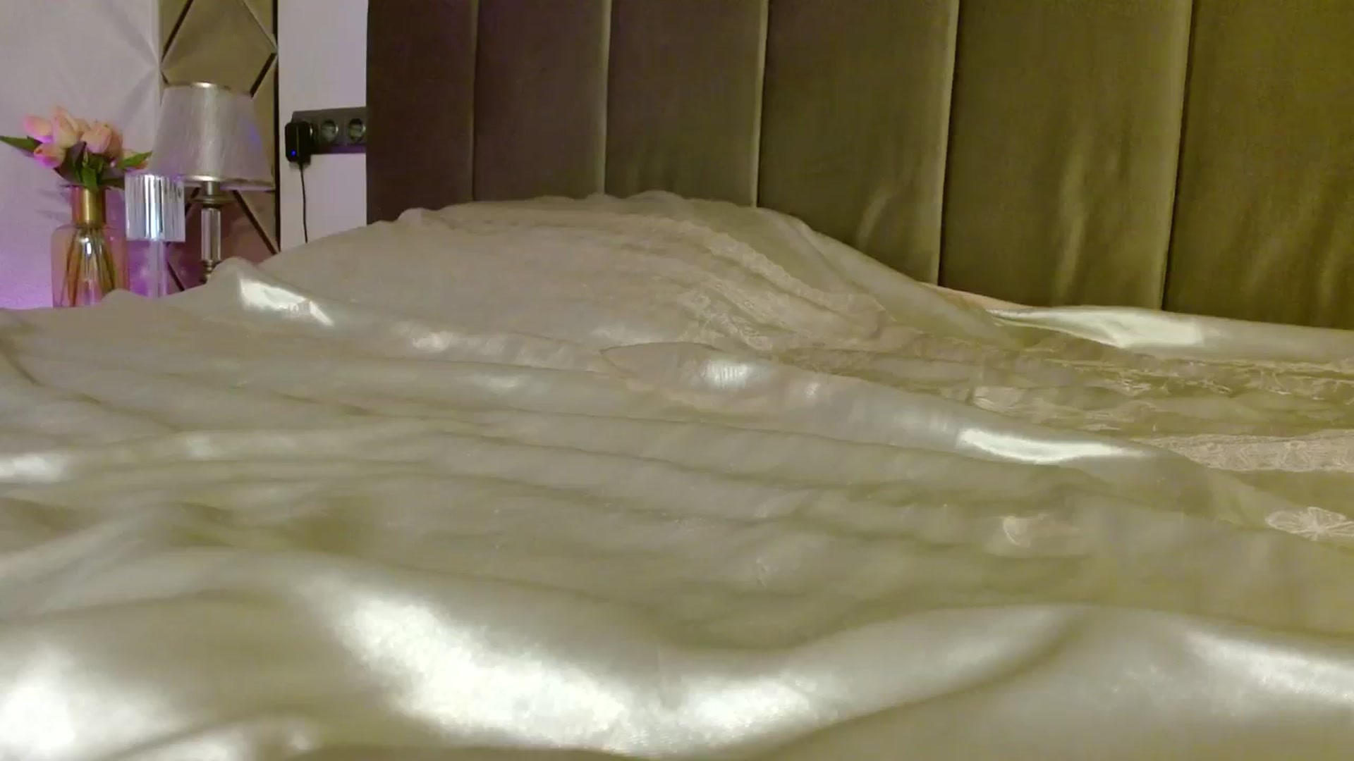 Gallery image thumbnail from UGLYGIRL_'s myfreecams stream on, 12/19/2023, 04:10 image 11 of 20