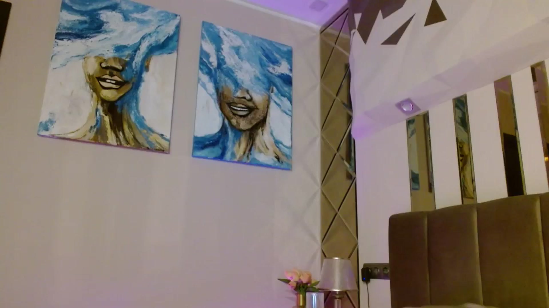 Gallery image thumbnail from UGLYGIRL_'s myfreecams stream on, 12/19/2023, 22:46 image 2 of 20