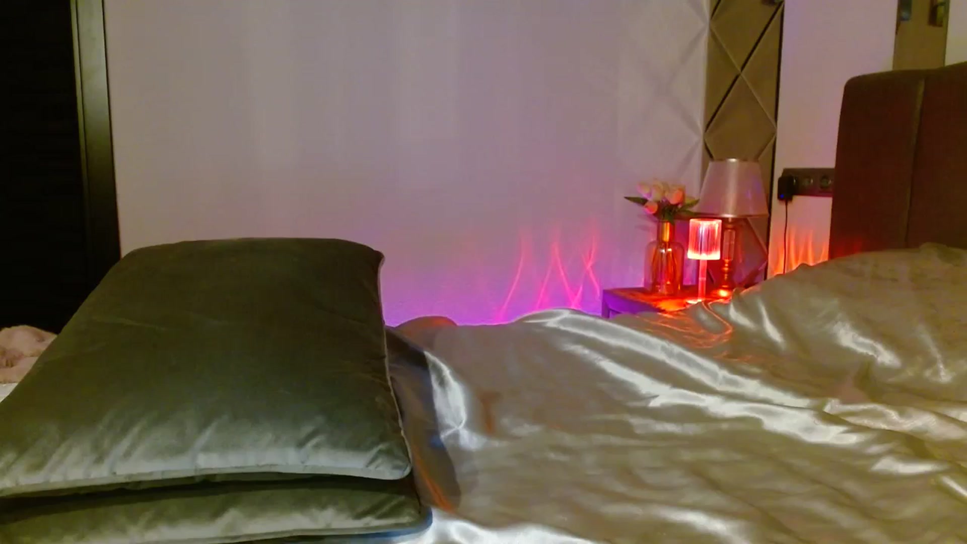 Gallery image thumbnail from UGLYGIRL_'s myfreecams stream on, 12/21/2023, 23:29 image 6 of 20
