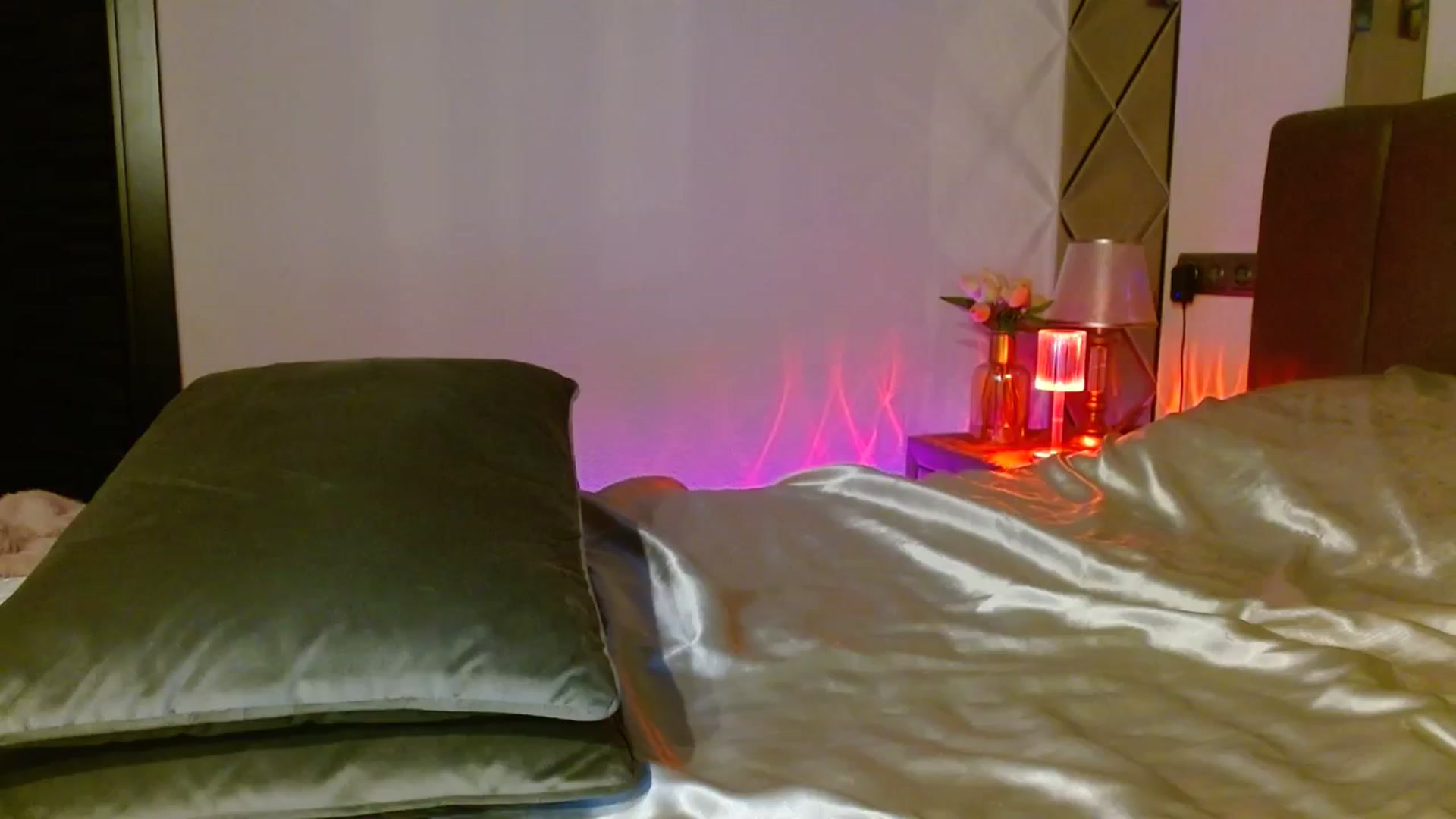 Gallery image thumbnail from UGLYGIRL_'s myfreecams stream on, 12/21/2023, 23:29 image 7 of 20