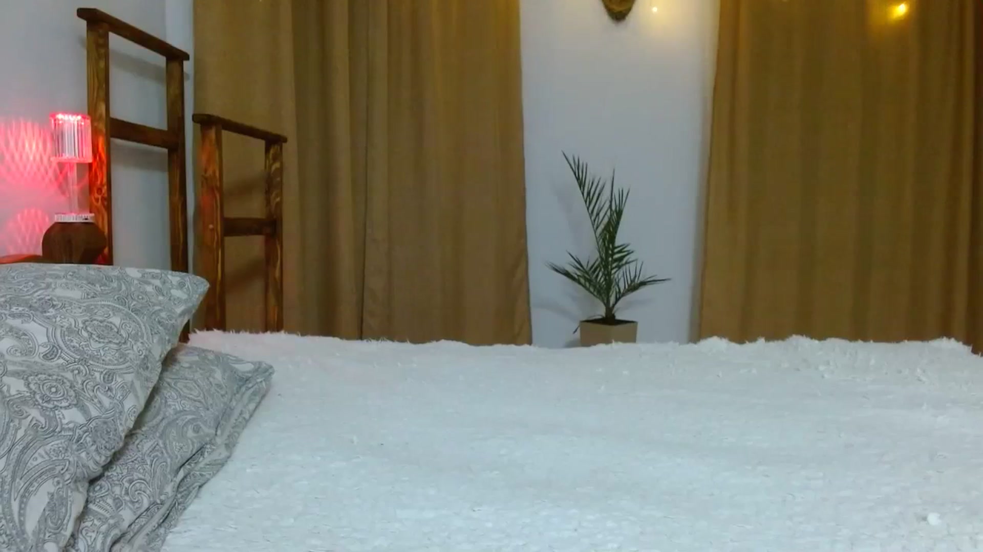 Gallery image thumbnail from UGLYGIRL_'s myfreecams stream on, 12/25/2023, 03:32 image 2 of 20