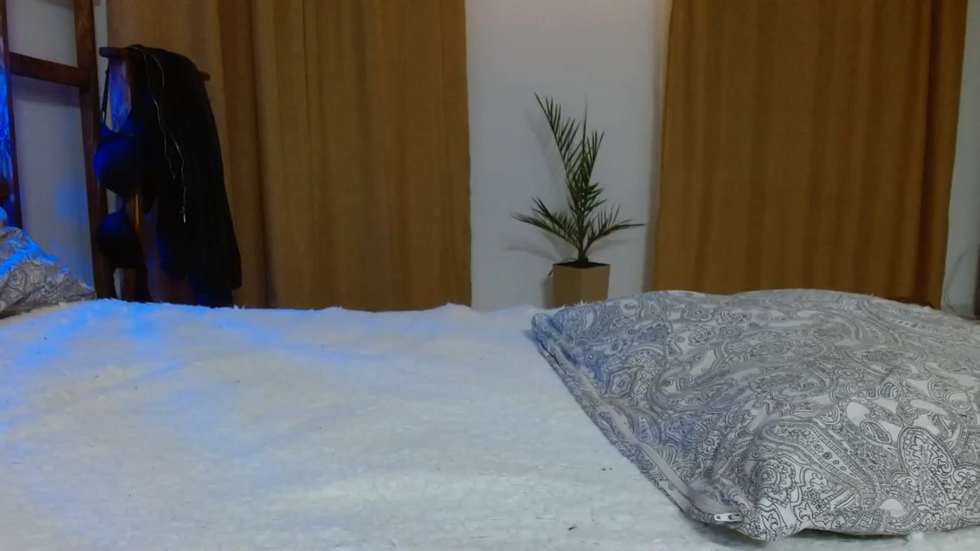 Gallery image thumbnail from UGLYGIRL_'s myfreecams stream on, 12/30/2023, 01:37 image 1 of 20