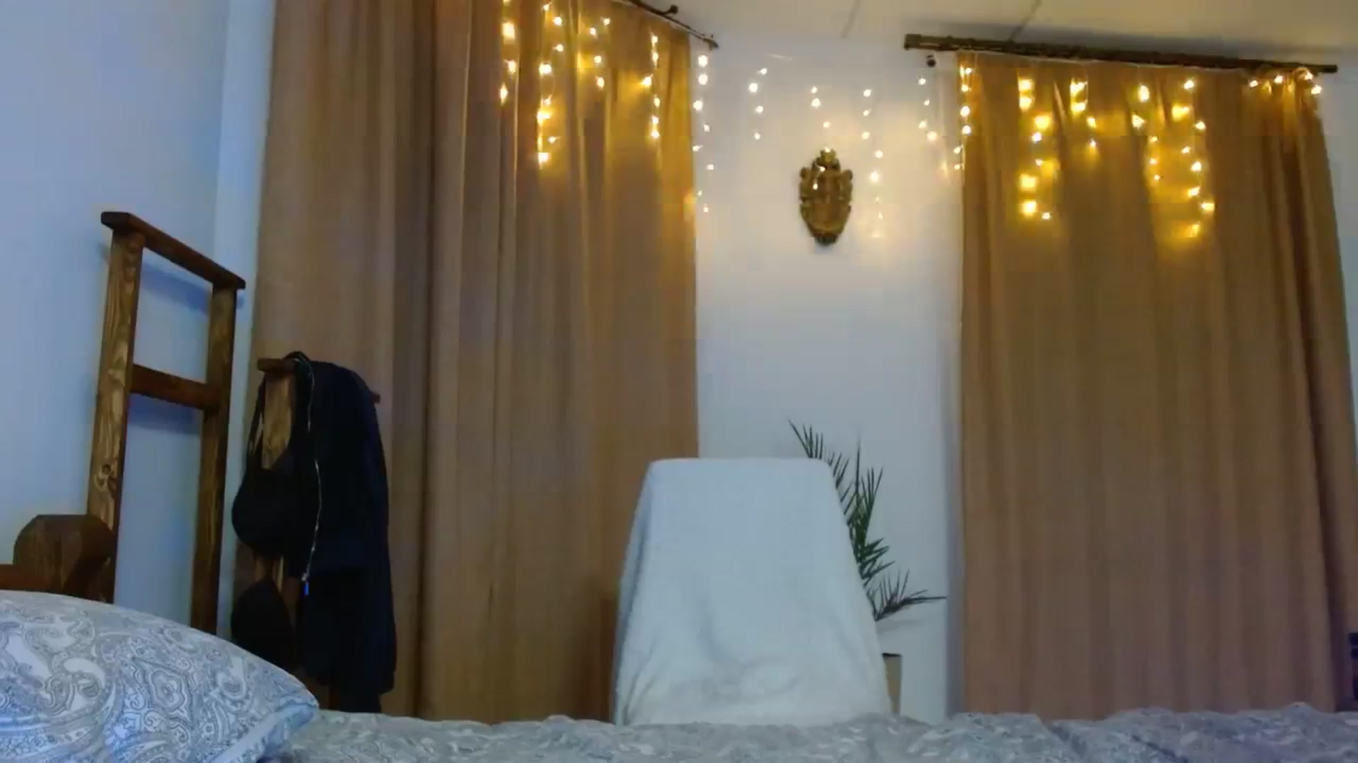 Gallery image thumbnail from UGLYGIRL_'s myfreecams stream on, 12/30/2023, 03:07 image 19 of 20